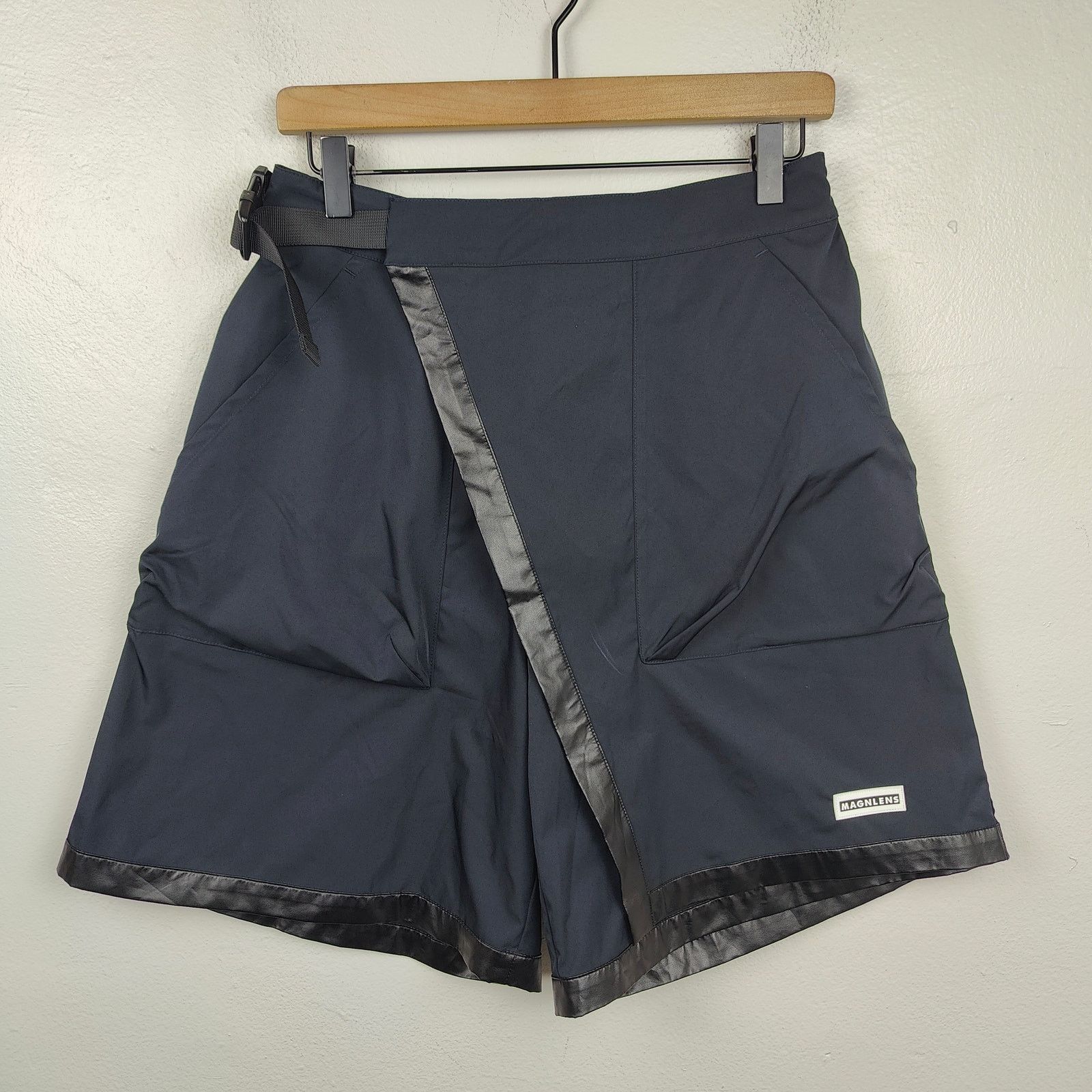 Other Magnlens Skort Size XS Black Wrap Front Utility Shorts Size 26" / US 2 / IT 38 - 1 Thumbnail