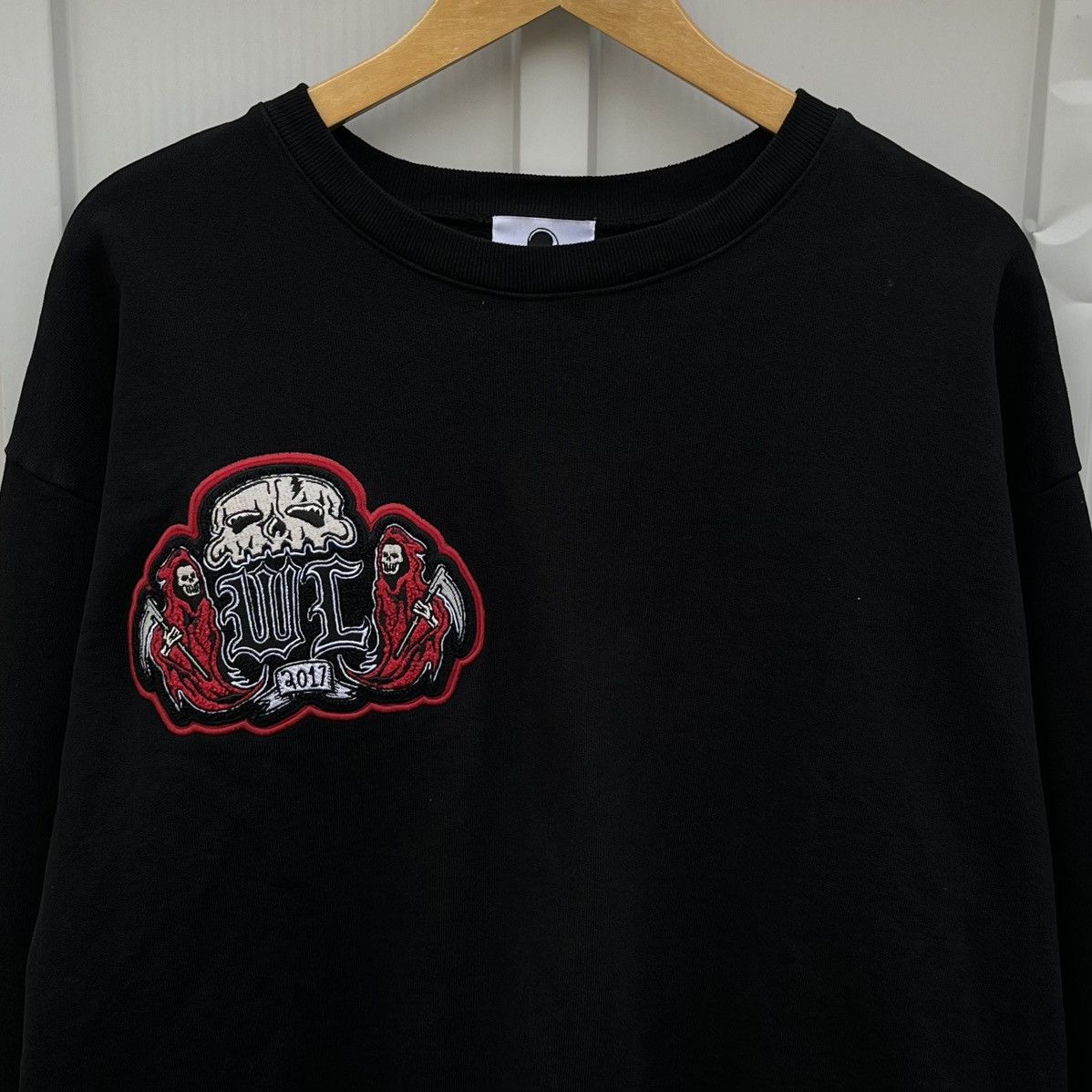 Warren Lotas 2017’ Warren Lotas Emblem Patch Crewneck Sz XL Size US XL / EU 56 / 4 - 1 Thumbnail