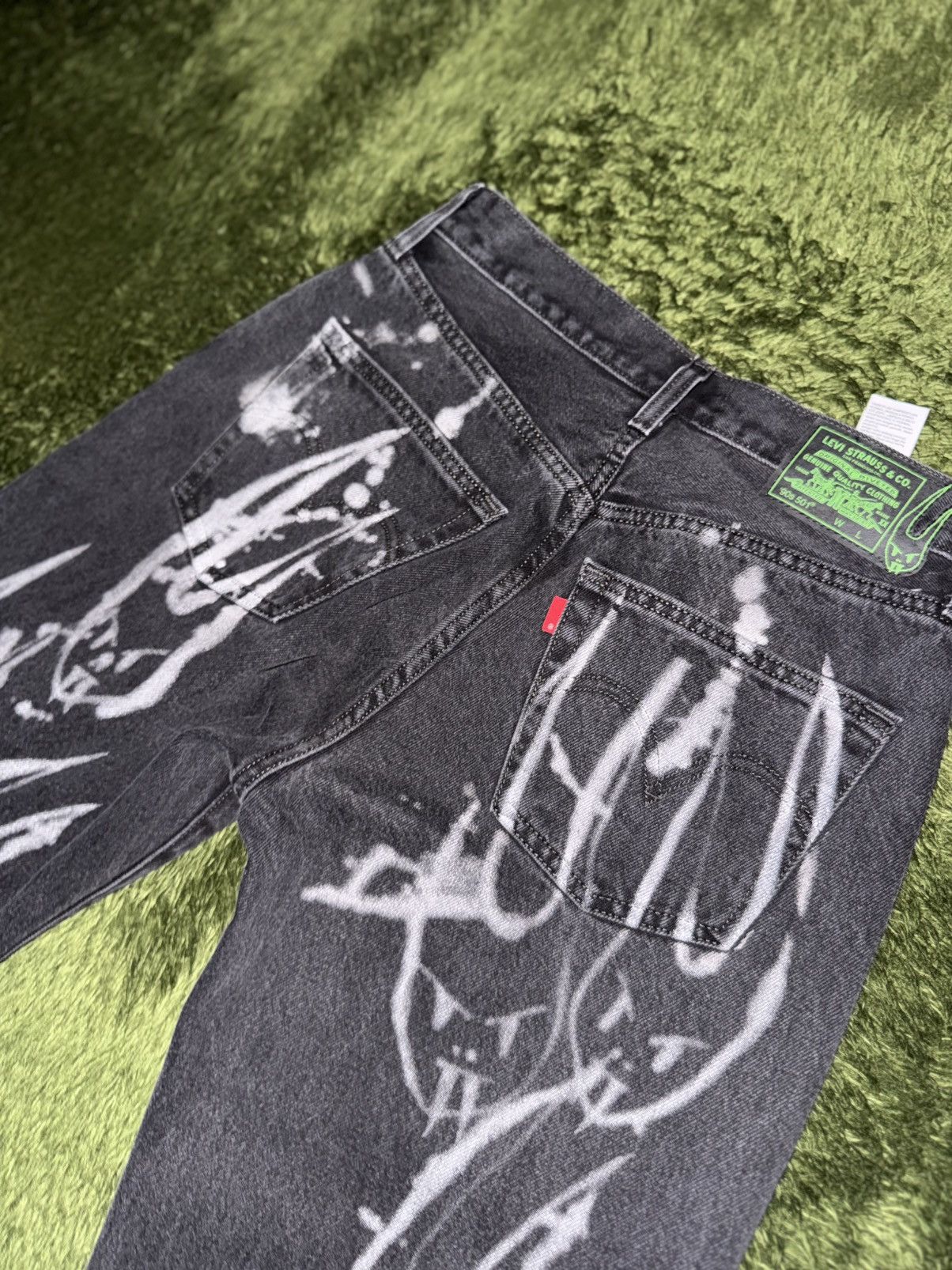 Levi's [W27] Levi’s x Barbie Ferreira 501 90s Premium Denim Pants Size US 27 - 9 Thumbnail