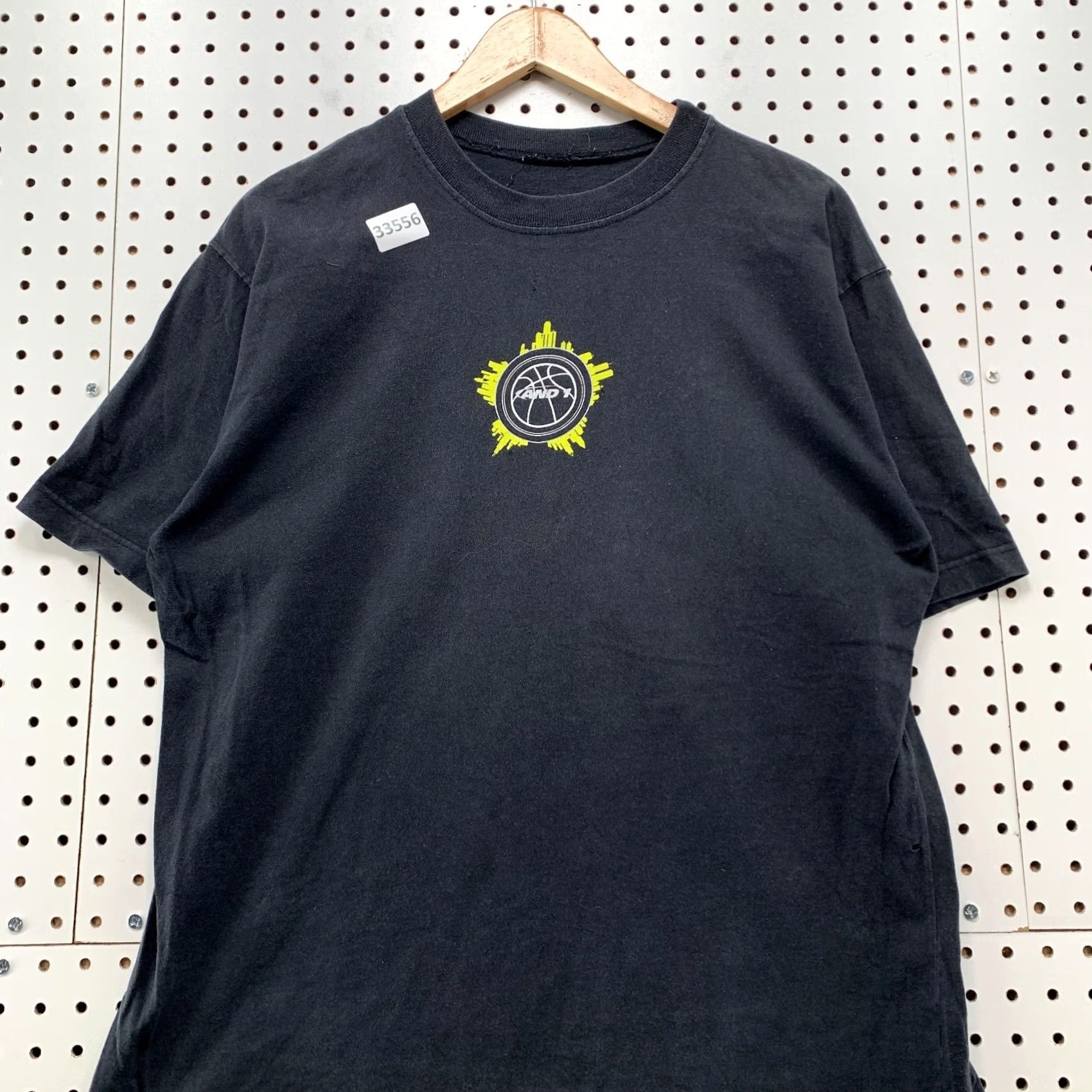 Vintage VINTAGE AND1 Basketball Shirt Mens L Black Yellow Graphic 21X27.5 Size US L / EU 52-54 / 3 - 6 Thumbnail
