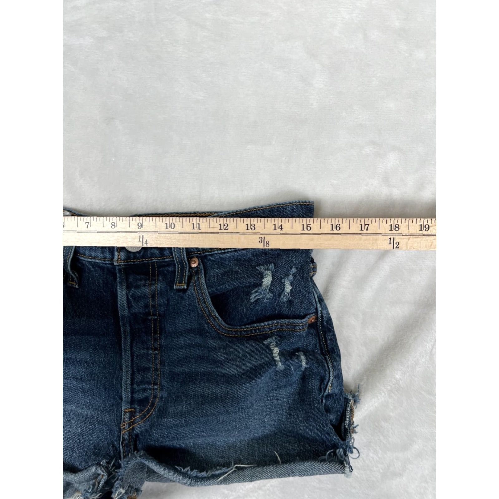 Levi's VINTAGE Levi’s 501 Denim Jean Shorts Daisy Dukes Blue 28 Regular Women Summer 90s Classic Denim Short Size 28" / US 6 / IT 42 - 5 Thumbnail