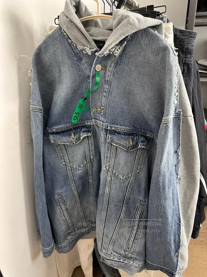 Balenciaga Balenciaga Embroidered Logo Hooded Denim Jacket Size US S / EU 44-46 / 1 - 1 Thumbnail