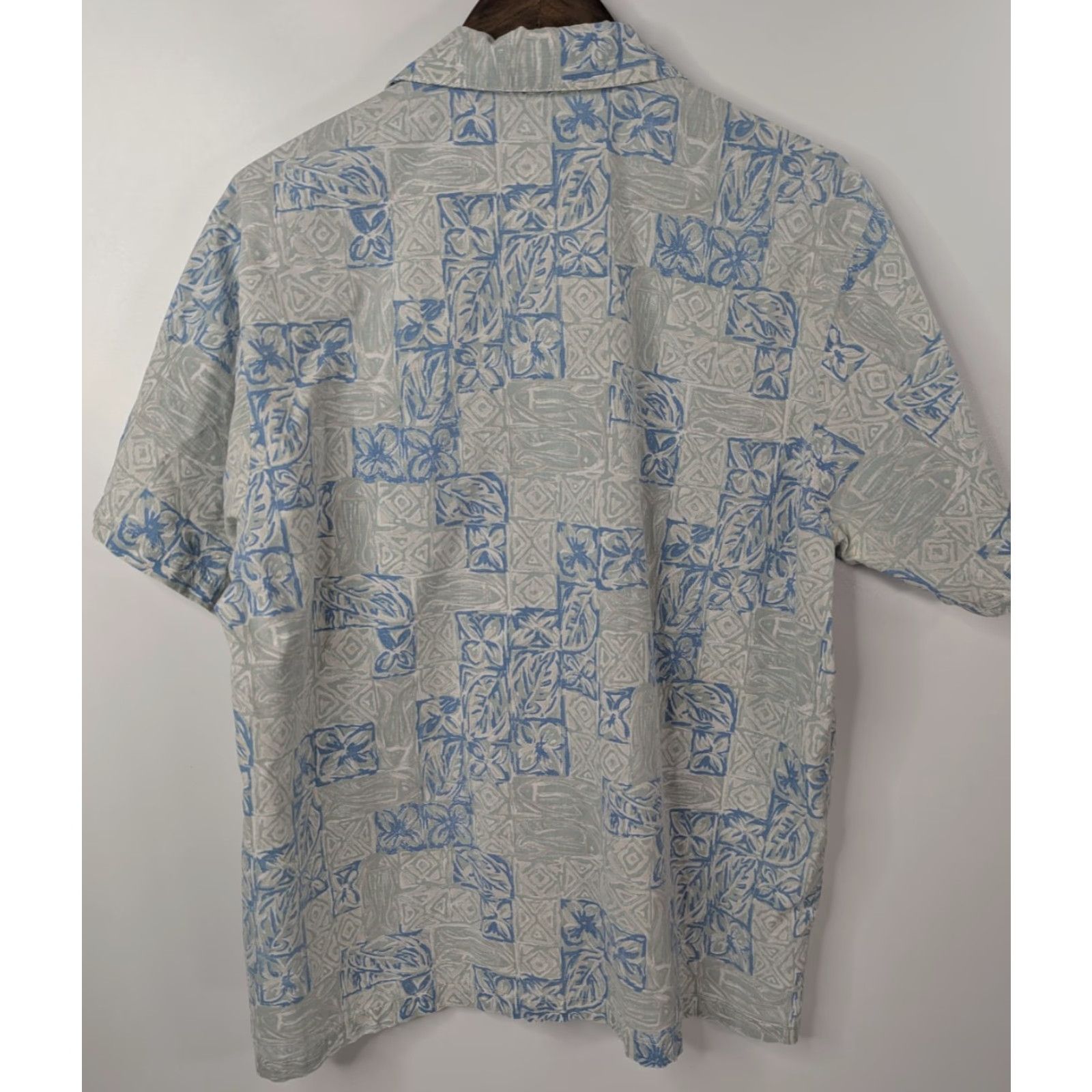 Vivobarefoot VTG Go Barefoot Camp Collar Shirt Men's Large Light Grey Blue Hawaiian Aloha Size US L / EU 52-54 / 3 - 3 Thumbnail