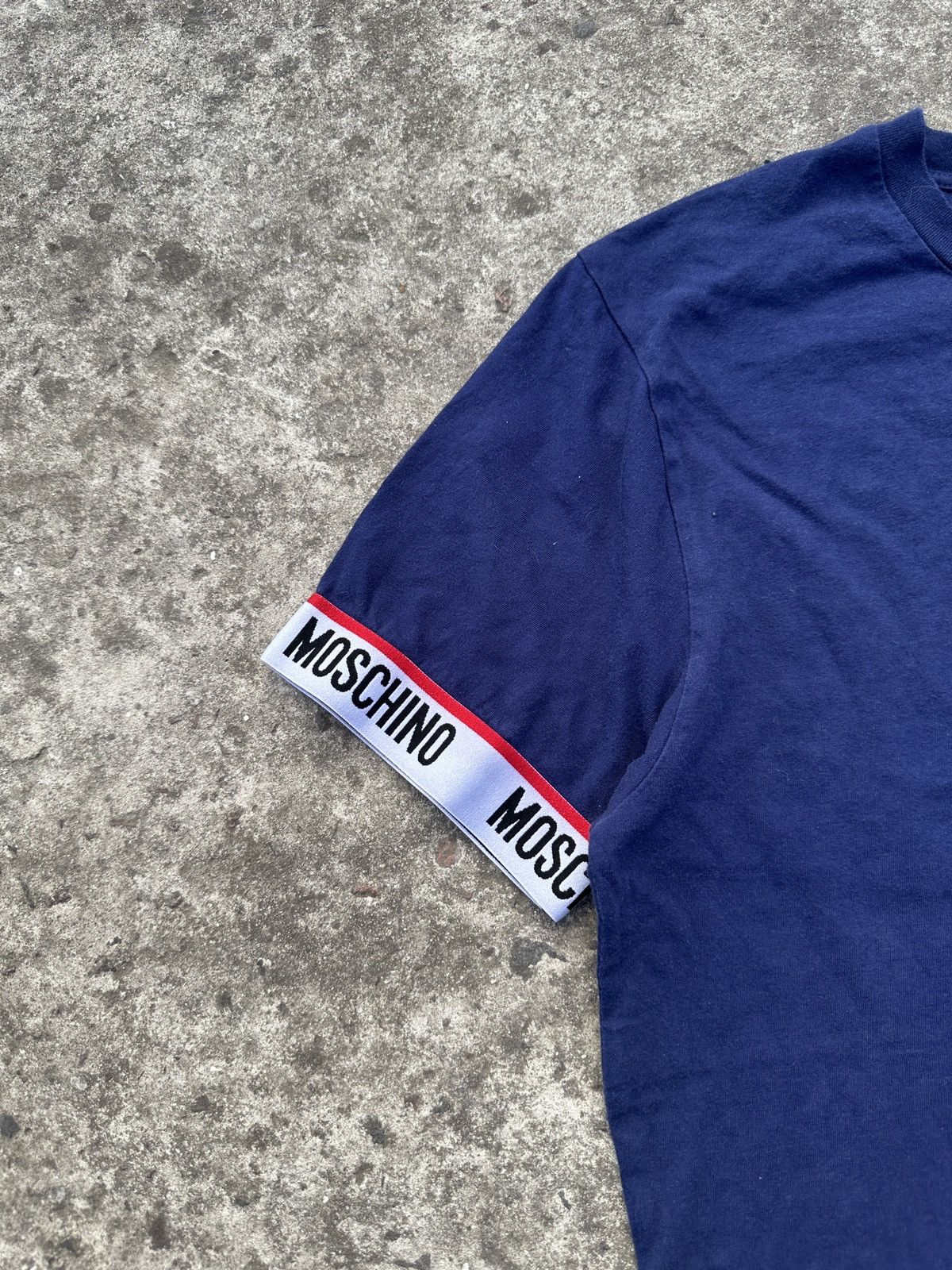 Designer Y2K Love Moschino Logo T-Shirt Streetwear Rare USA M Casual Size US M / EU 48-50 / 2 - 2 Thumbnail