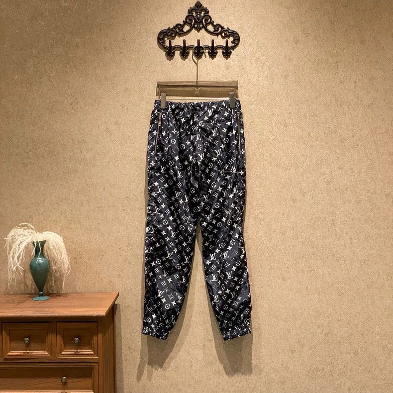 Louis Vuitton Louis Vuitton Black and White Print Jogging Pants Size US 36 / EU 52 - 2 Thumbnail