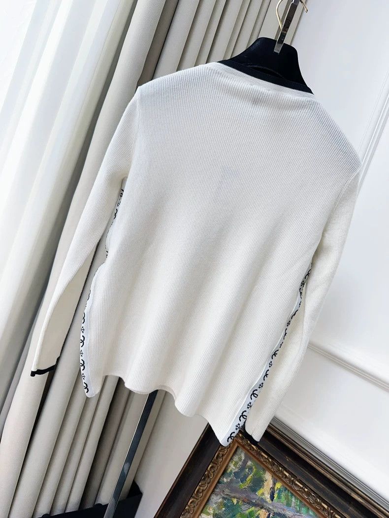 Chanel Chanel Logo on both sides white black border round neck lo Size S / US 4 / IT 40 - 2 Thumbnail