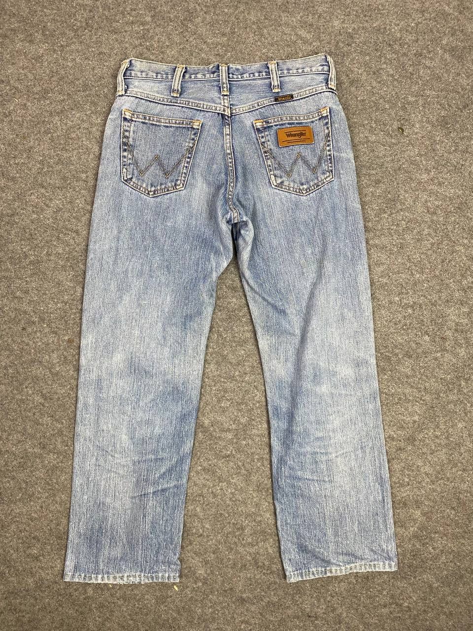 Wrangler vintage wrangler lightwash distressed denim Size US 31 - 1 Thumbnail