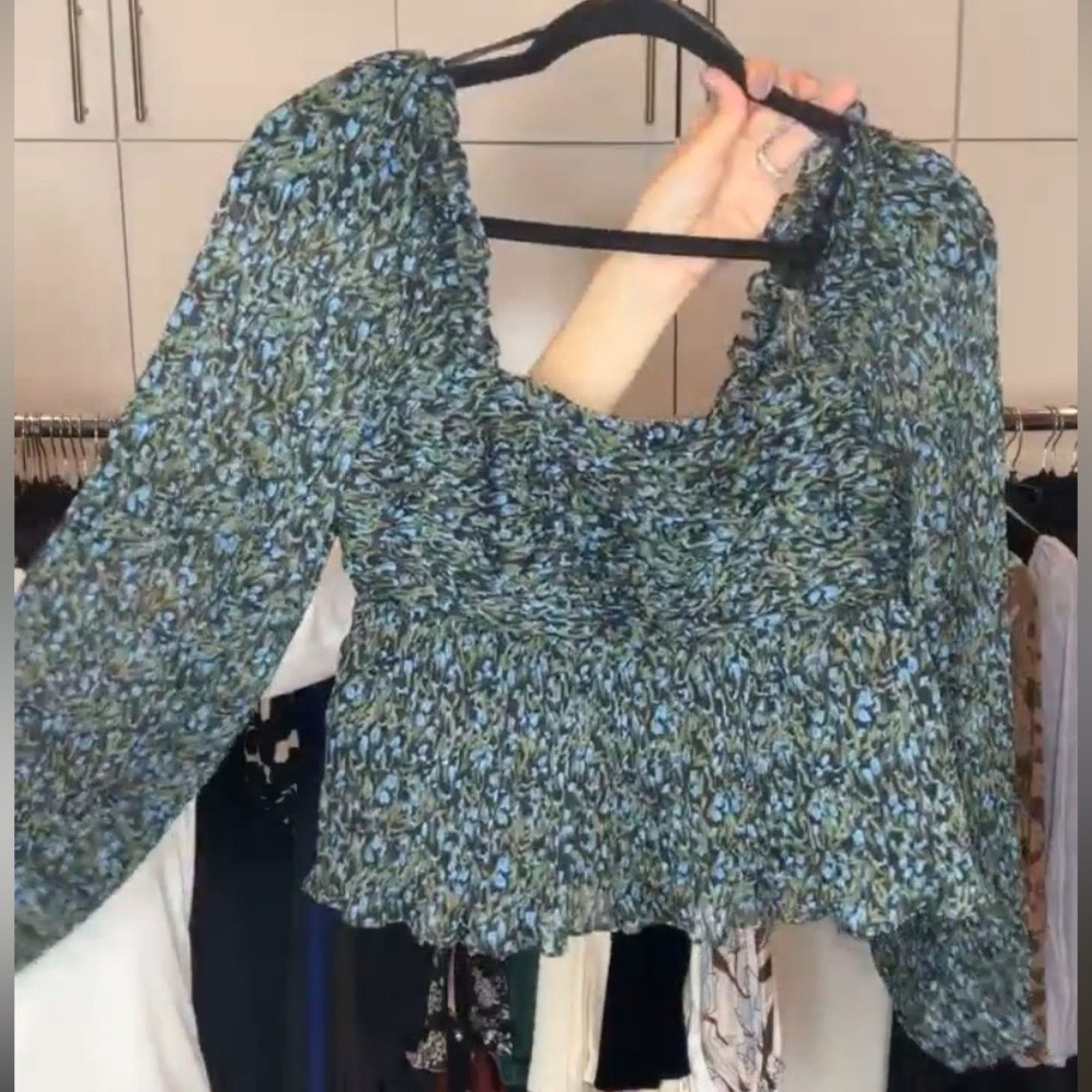 ASTR The Label 64 - Astr the Label $88 Green Floral Women's Top Size S Size S / US 4 / IT 40 - 1 Thumbnail