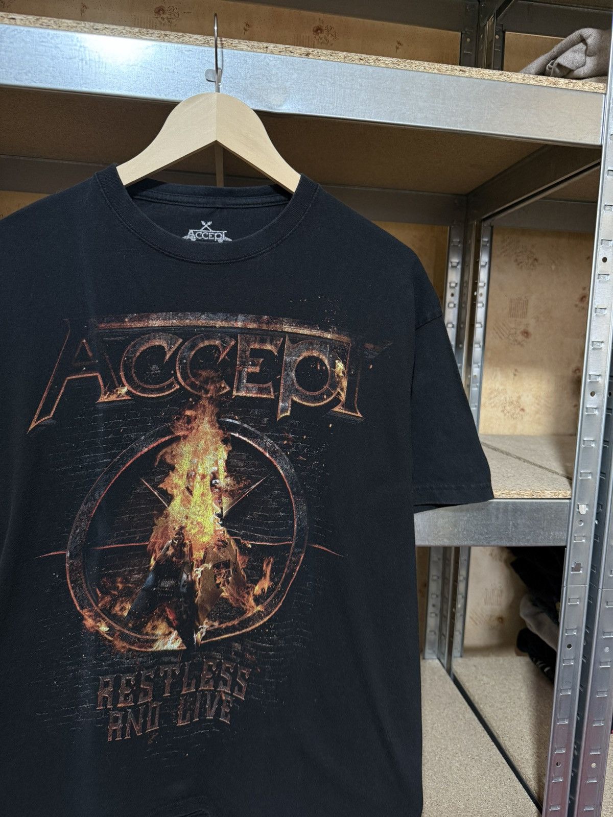 Band Tees × Vintage Vintage Accept Restless And Live Tour 2017 Retro T-Shirt Size US XL / EU 56 / 4 - 3 Thumbnail