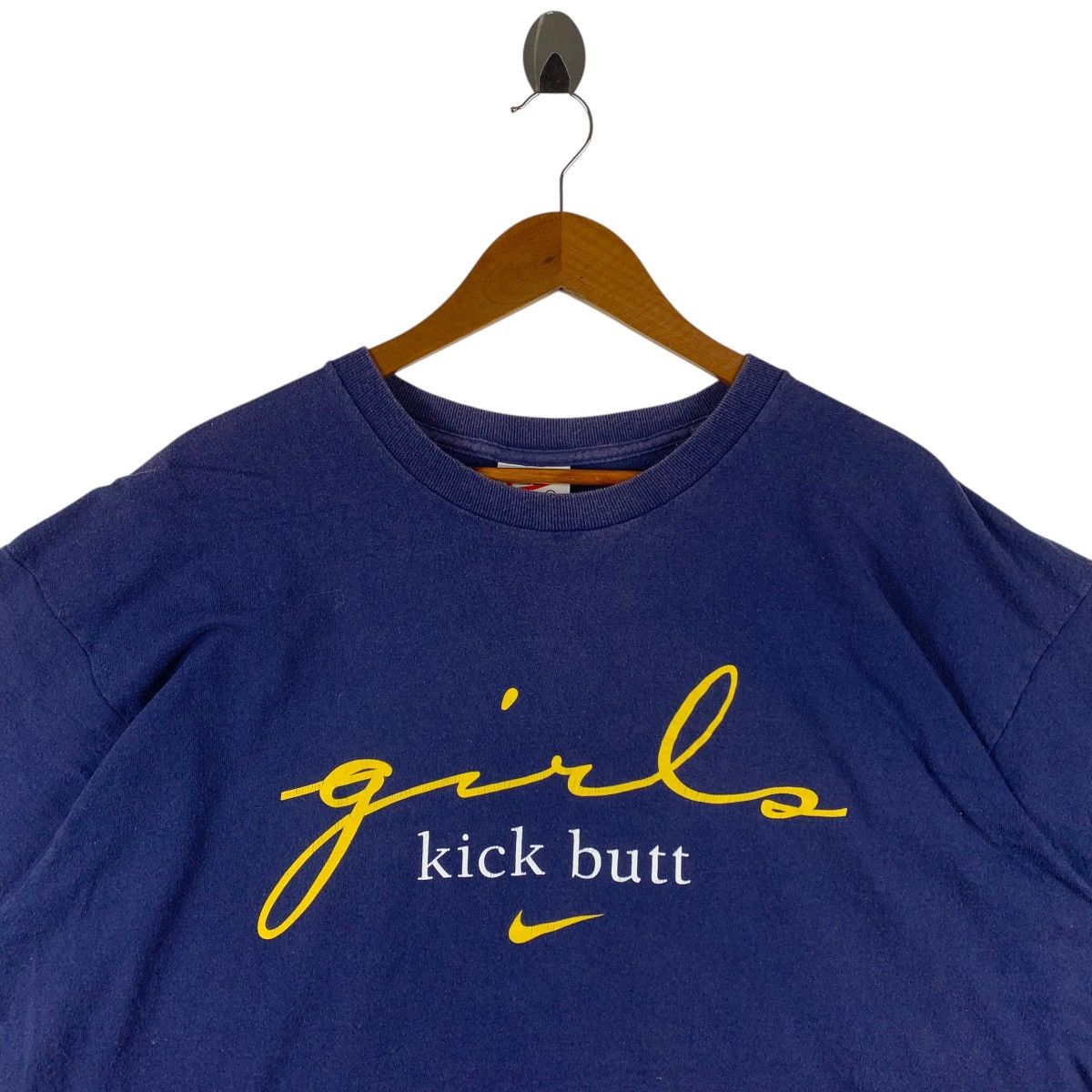 Nike Vintage NIKE girls kick but spellout tee Size US XL / EU 56 / 4 - 2 Thumbnail