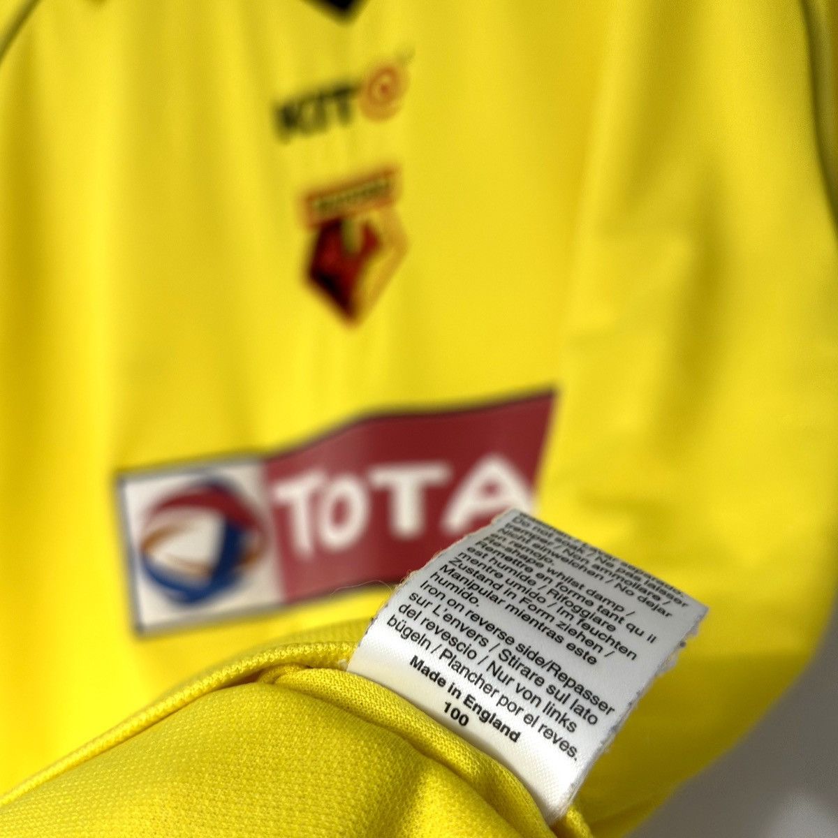 Vintage 2003 2005 Watford England Vintage Home Kit Soccer Jersey Tee Size US XL / EU 56 / 4 - 5 Thumbnail