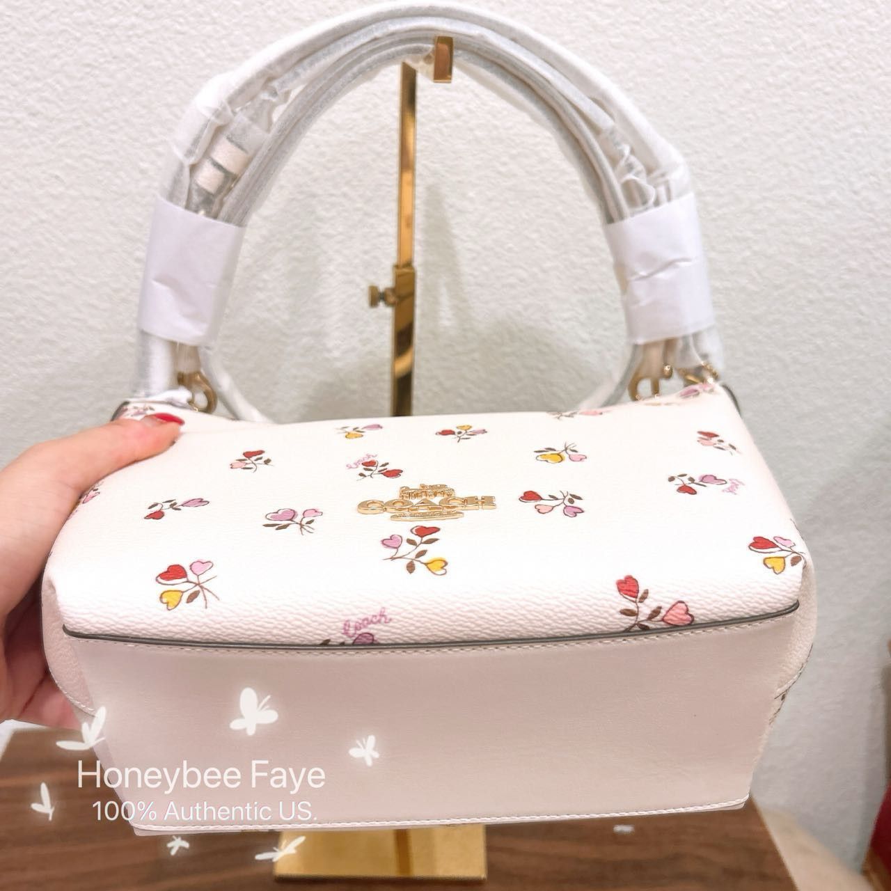 Coach NWT Coach Zip Top Shoulder Bag With Heart Print CW392 Size ONE SIZE - 3 Thumbnail
