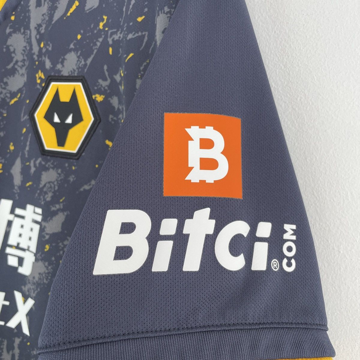 Castore Wolverhampton Adama Traore Away Jersey Shirt 2021/2022 M-L Size US L / EU 52-54 / 3 - 7 Thumbnail