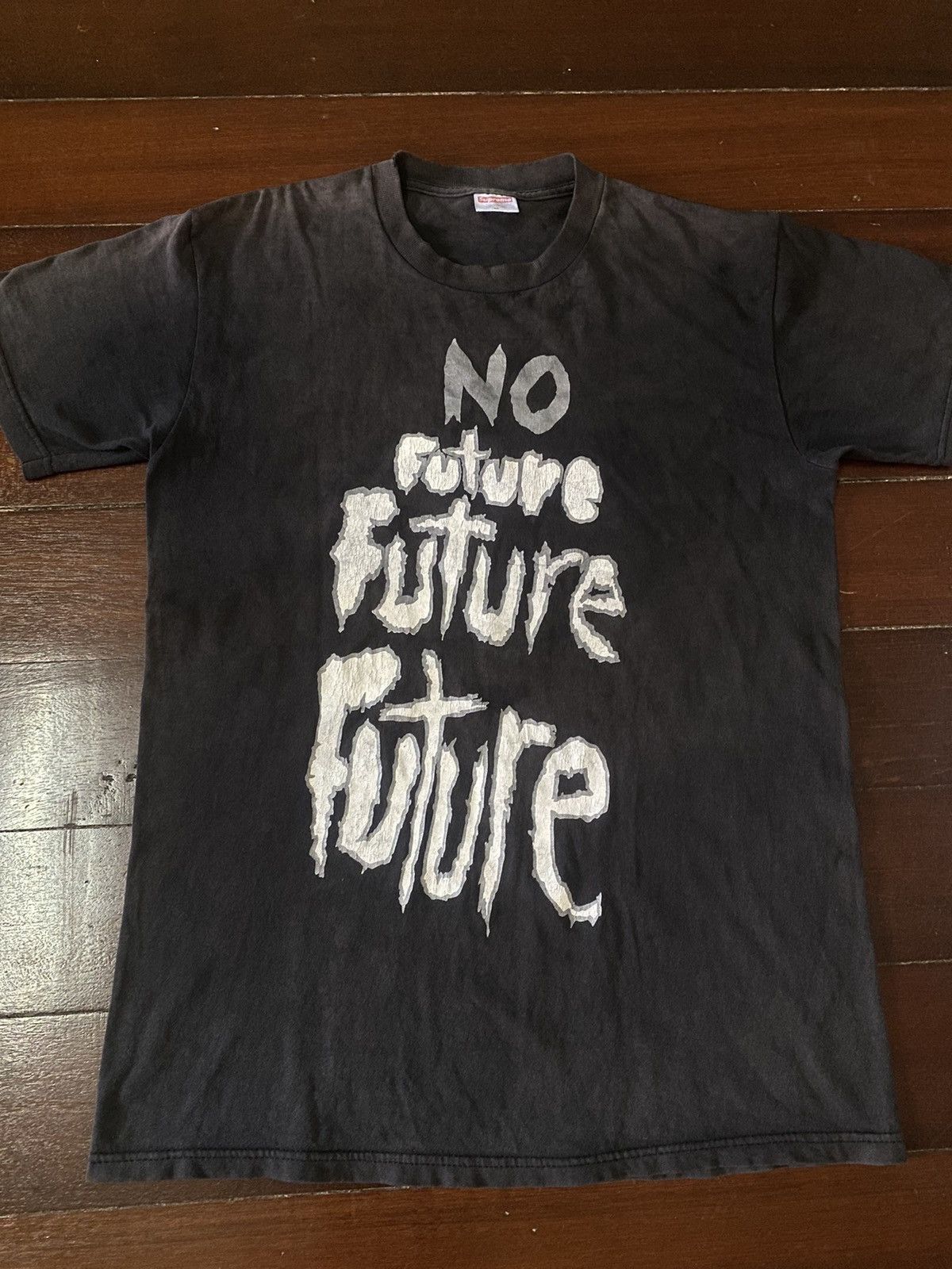 Band Tees FIRE 🔥 VINTAGE Y2K SUPREME NO FUTURE SEX PISTOL 2003 Size US M / EU 48-50 / 2 - 2 Thumbnail