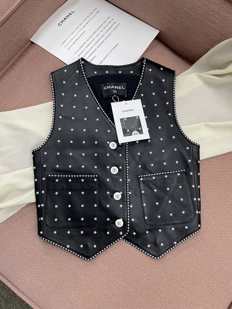 Chanel Chanel Black Logo Leather Sleeveless Vest Size US XS / EU 42 / 0 - 1 Thumbnail