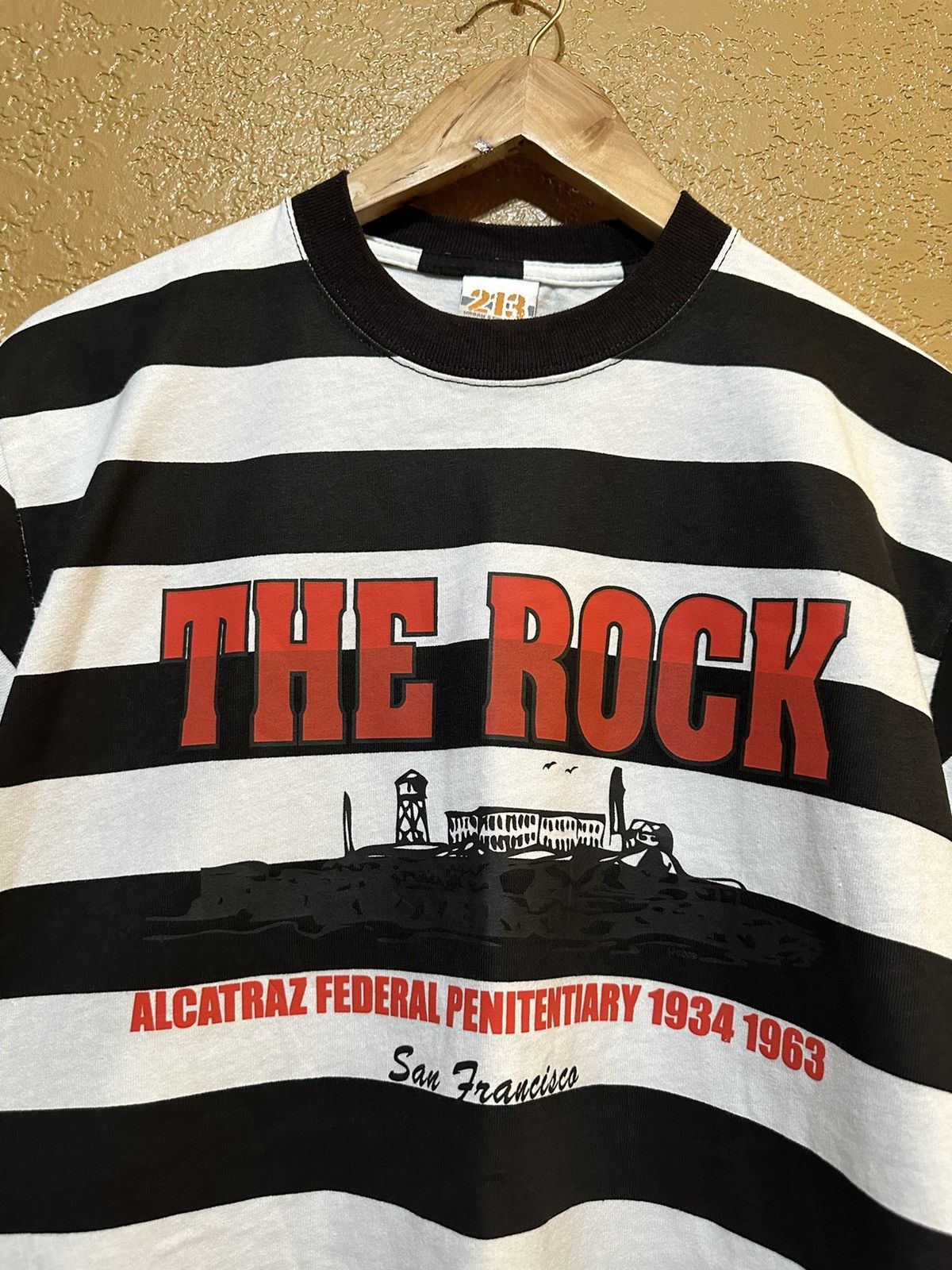 4GSELLER × Vintage Vintage Alcatraz Federal Penitentiary T Shirt Corteiz Size US M / EU 48-50 / 2 - 2 Thumbnail