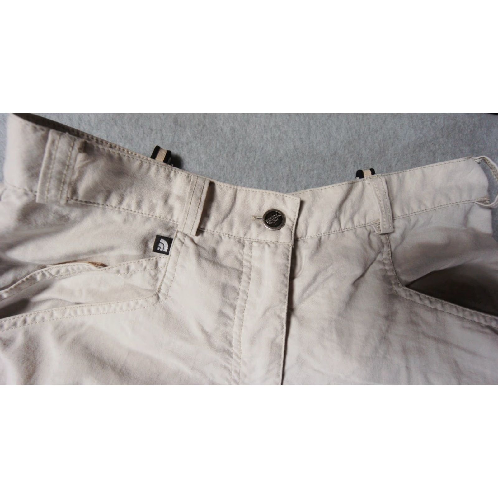 The North Face North Face Pants Womens 8 Beige Convertible Nylon Outdoor Hiking Cargo Shorts Ladies Regular Rise Mid Beige Navy? Size 30" / US 8 / IT 44 - 3 Thumbnail