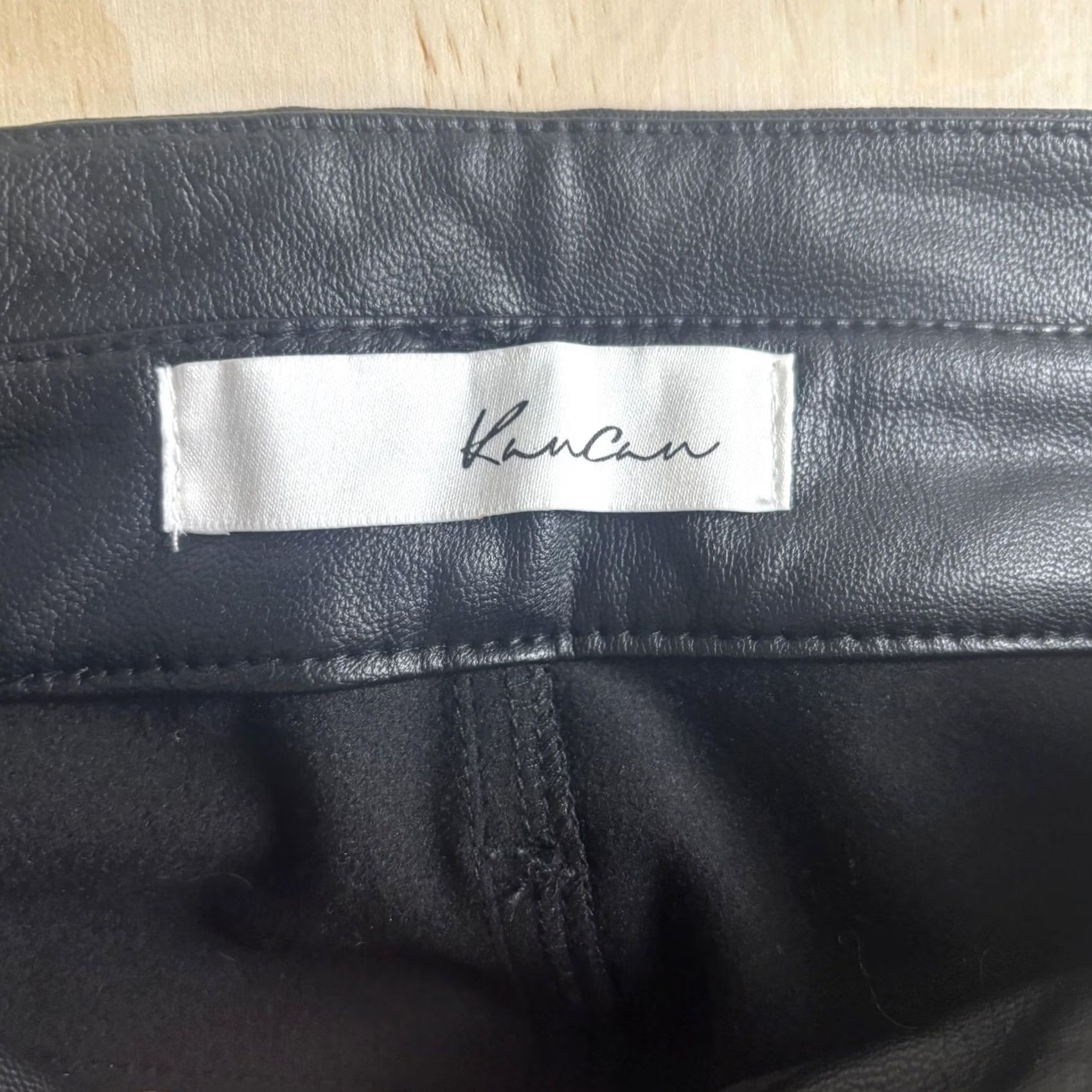 Vintage KanCan Faux Leather Jegging Pants Womens 32 Black Skinny Ankle Zip Button Fly Size 24" / US 00 / IT 34 - 5 Thumbnail