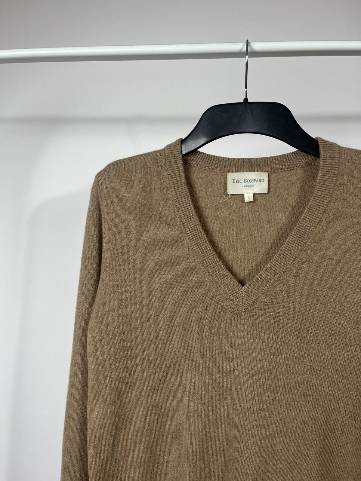 Other Women’s Eric Bompard 100% Cashmere V-Neck Sweater Size S Size S / US 4 / IT 40 - 3 Thumbnail