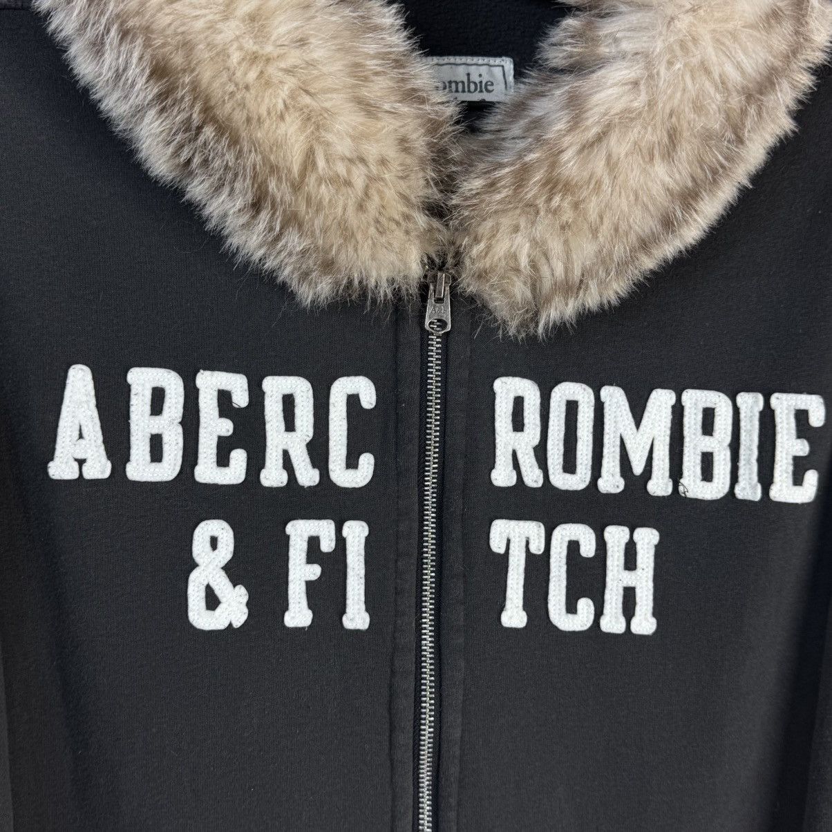 Abercrombie & Fitch Abercrombie & Fitch faux fur zip hoodie logo japanese y2k Size US M / EU 48-50 / 2 - 3 Thumbnail