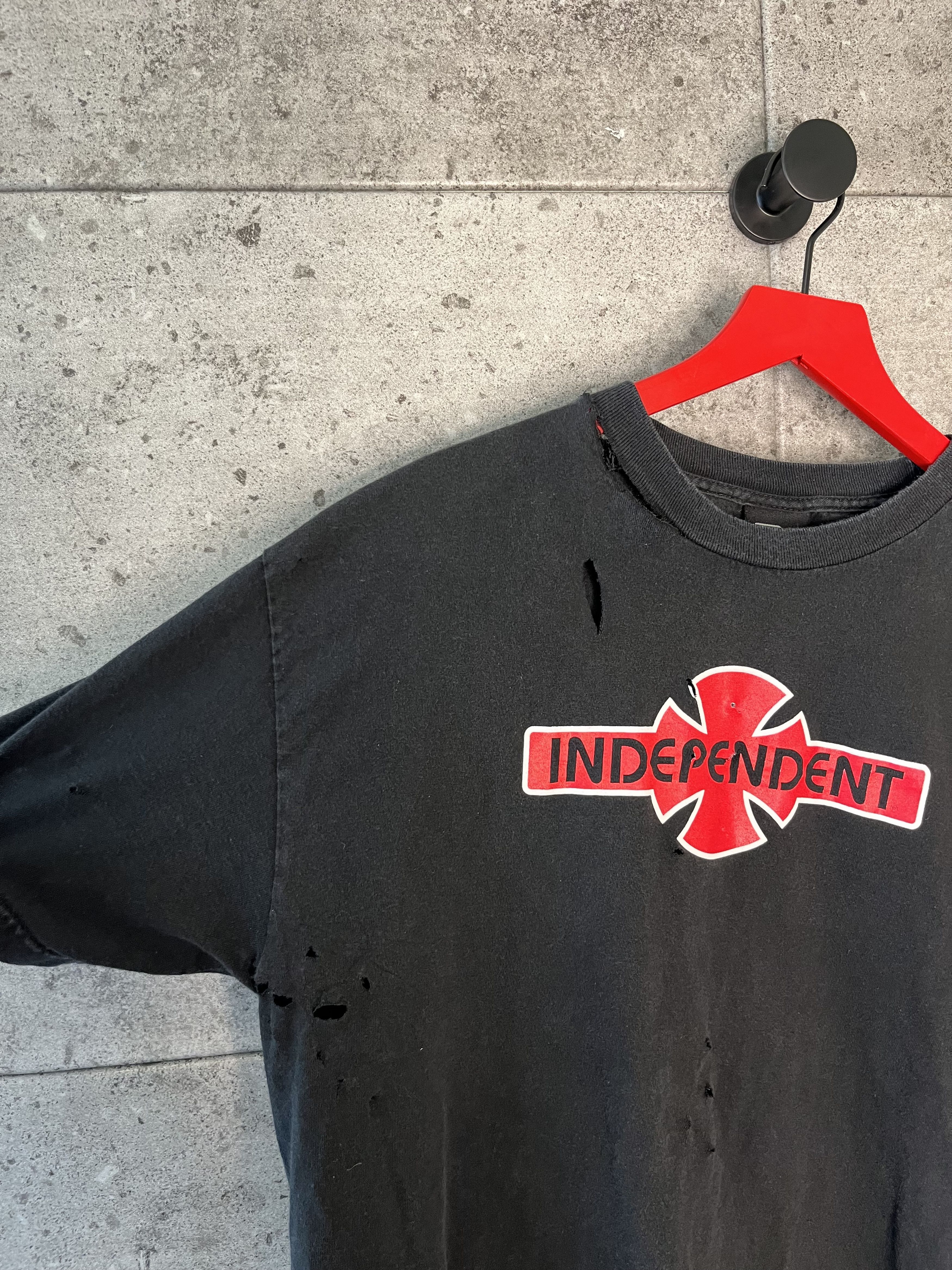Vintage Vintage independent thrashed t shirt Size US L / EU 52-54 / 3 - 3 Thumbnail