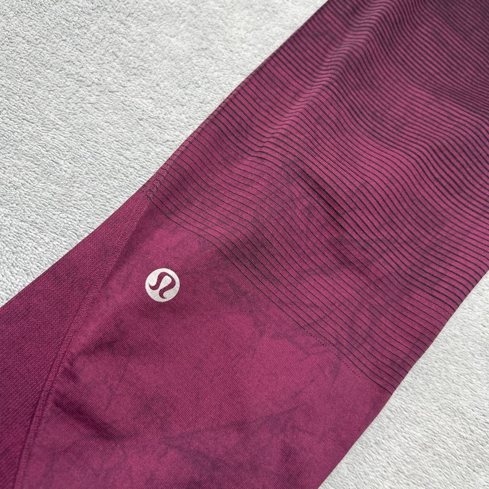 Lululemon Lululemon Ebb to Train Tight Leggings Sz 4 Tye Dye Seamless Size 27" / US 4 / IT 40 - 4 Thumbnail