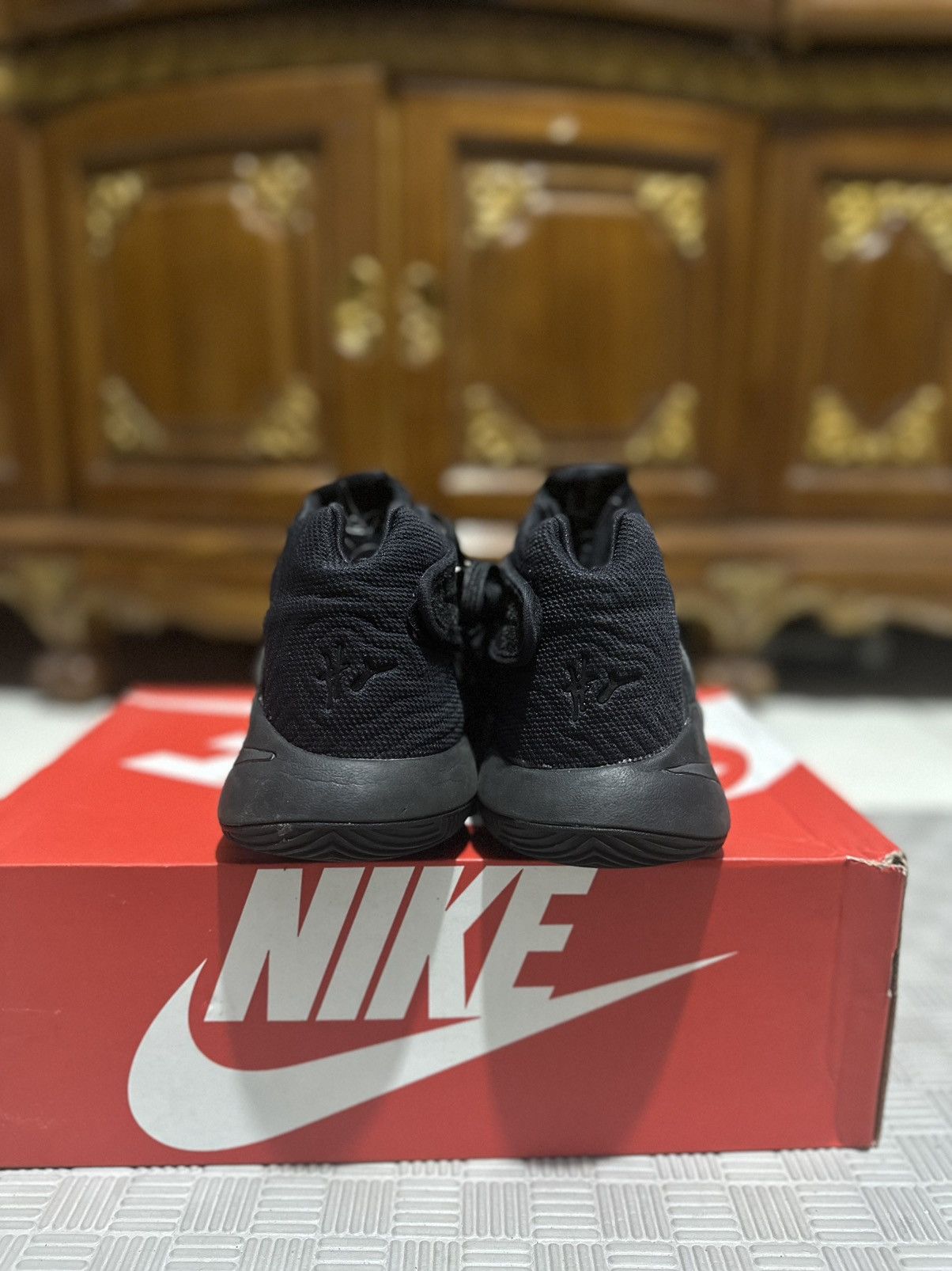 Nike Kyrie 2 Triple Black Size US 8 / EU 41 - 4 Thumbnail