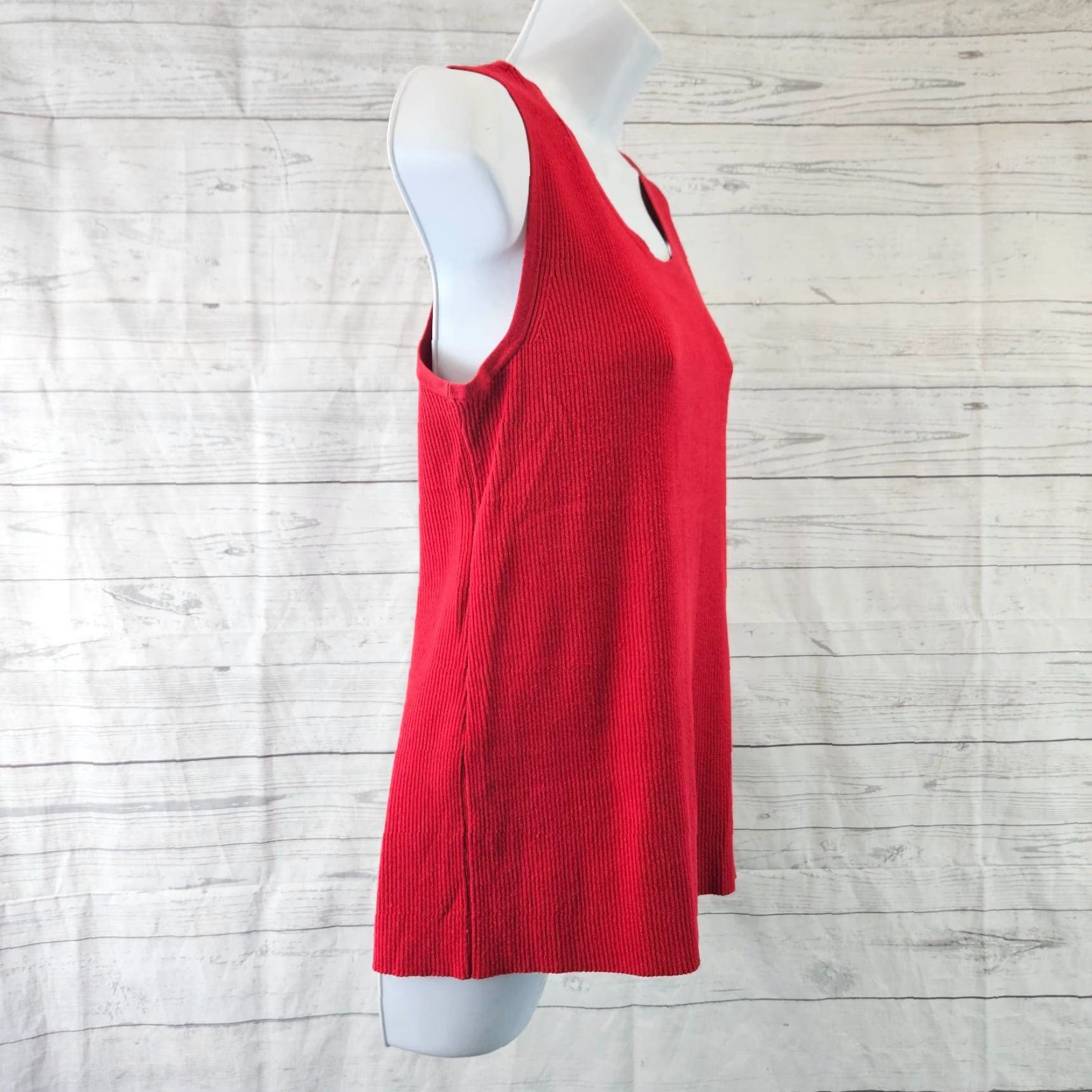 Vintage Chico's Womens Tank Top M Solid Red Rayon Blend Shirt Adult Womens 90s? Size M / US 6-8 / IT 42-44 - 3 Thumbnail