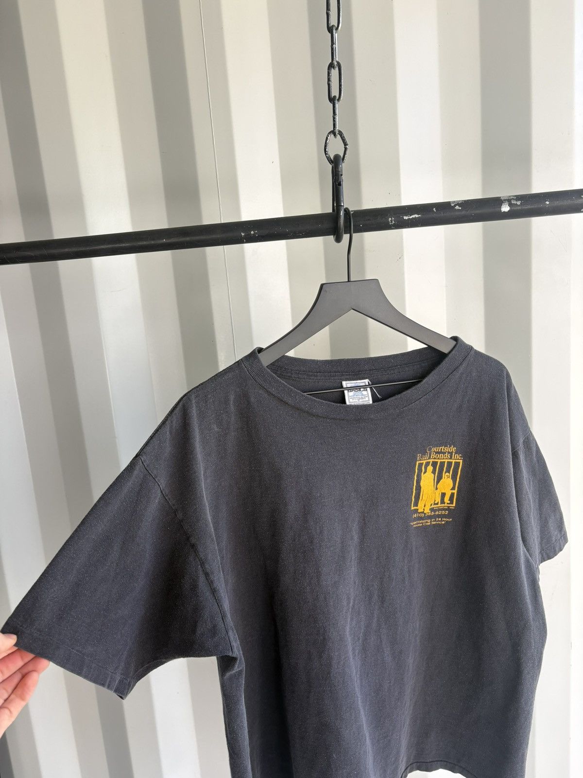 Vintage Courtside Bail Bonds Thrashed Faded Shirt Distressed GRUNGE Size US XL / EU 56 / 4 - 5 Thumbnail