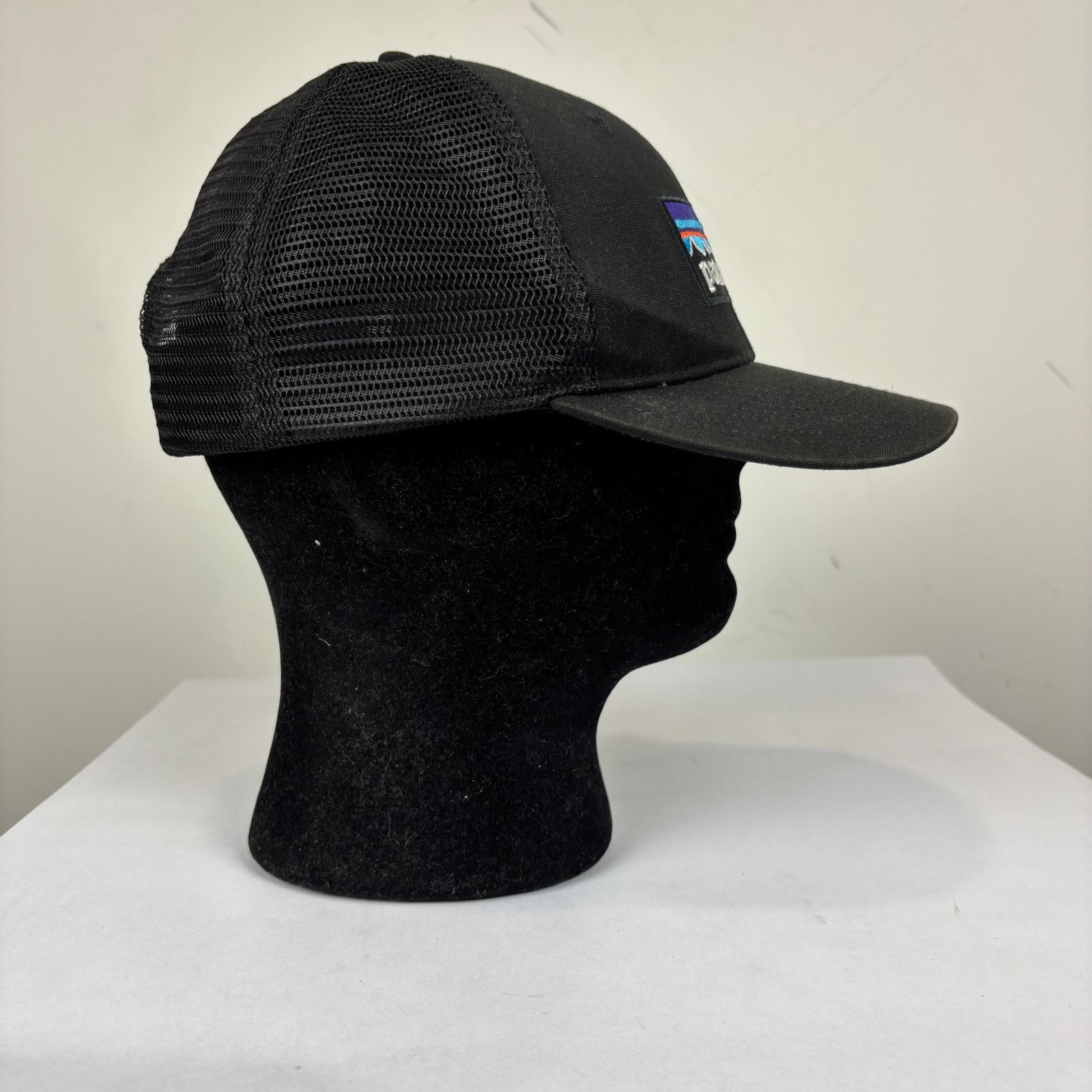 Patagonia Patagonia P-6 Logo Mesh Trucker Hat Snapback Gorpcore Size ONE SIZE - 3 Thumbnail