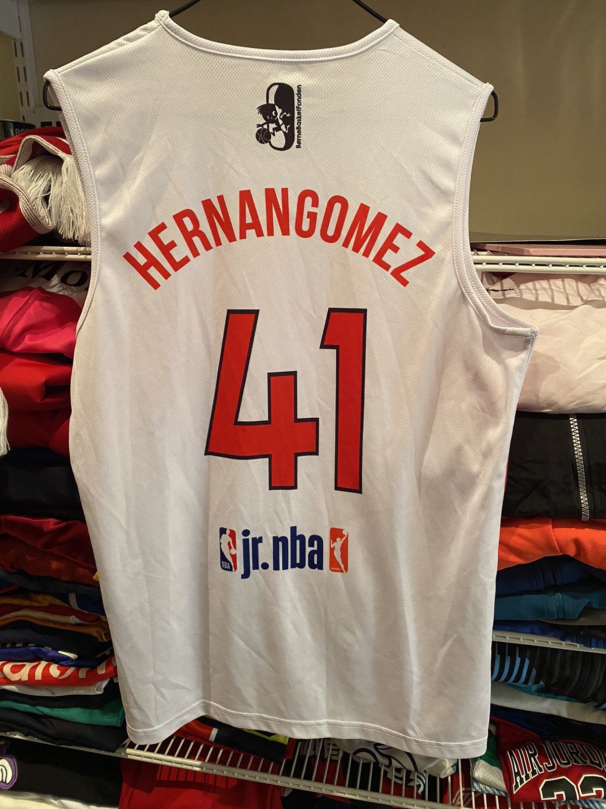 Other Jersey jr.nba hernangomez signed good condition Size US M / EU 48-50 / 2 - 4 Thumbnail