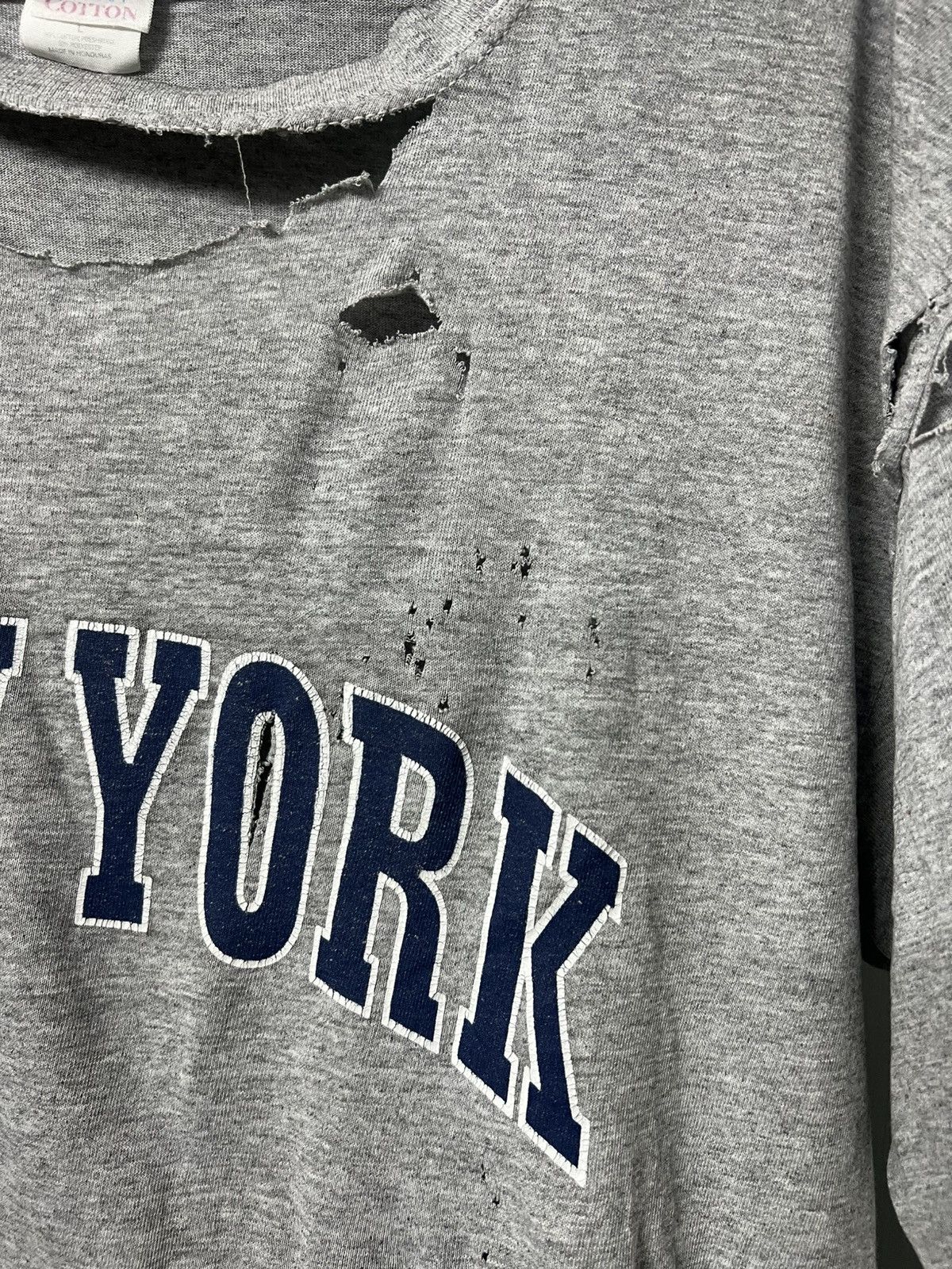 Vintage THRASHED FADED VINTAGE NEW YORK TEE PAPER THIN Size US L / EU 52-54 / 3 - 5 Thumbnail