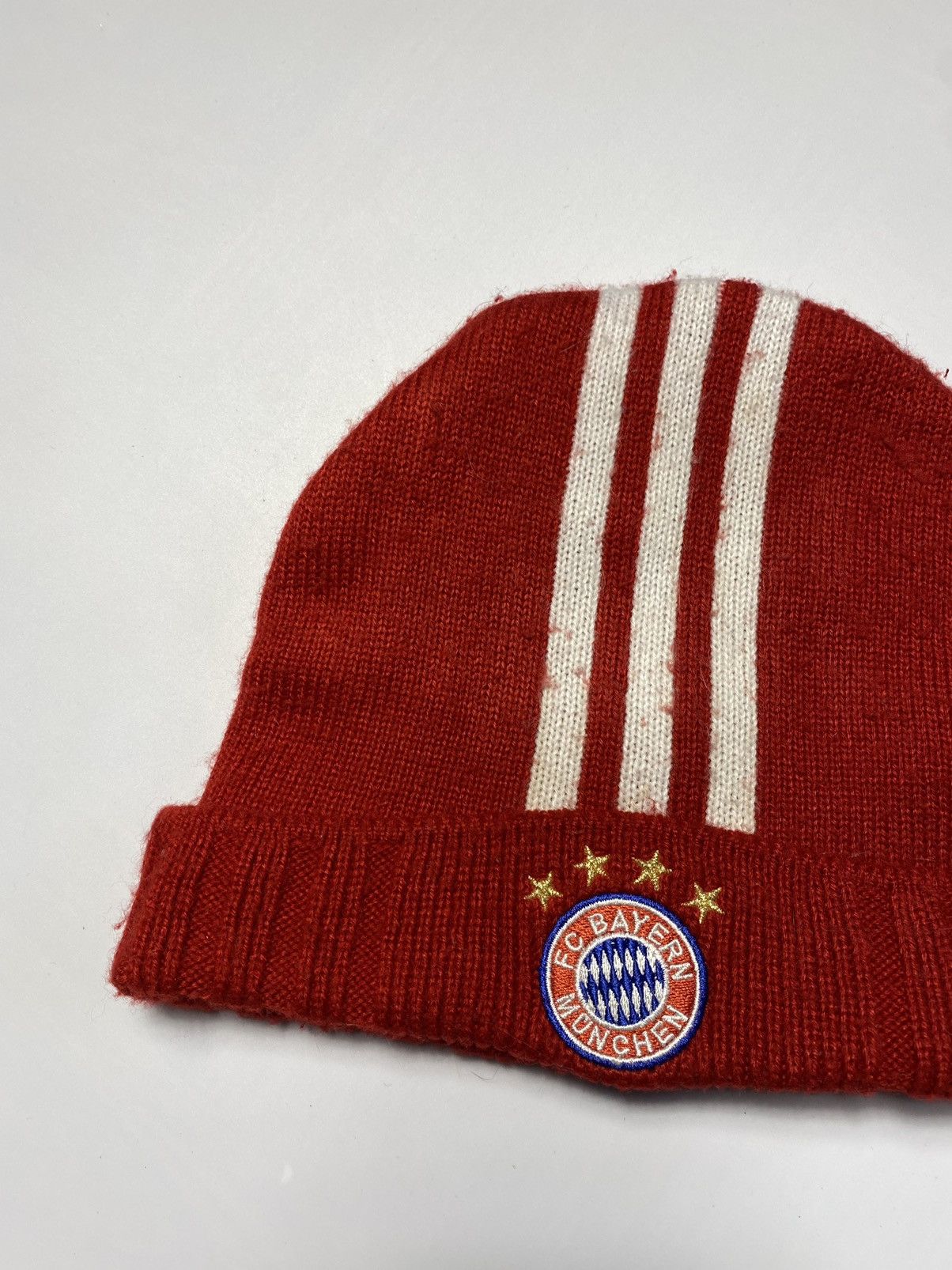 Adidas Adidas Vintage FC Bayern Munchen 3 Stripes Red Beanie Hat Size ONE SIZE - 2 Thumbnail