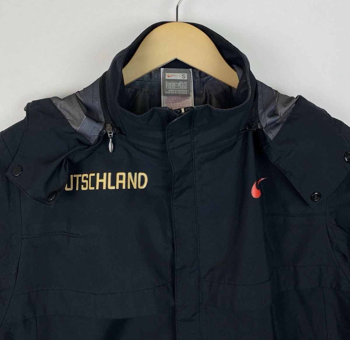 Nike Nike Deutschland Running Waterproof Jacket Full Zip Black Size S / US 4 / IT 40 - 2 Thumbnail