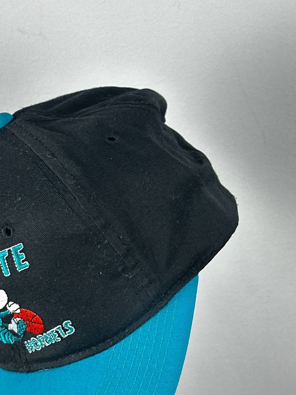 Vintage VINTAGE CHARLOTTE HORNETS SNAPBACK CAP Size ONE SIZE - 5 Thumbnail