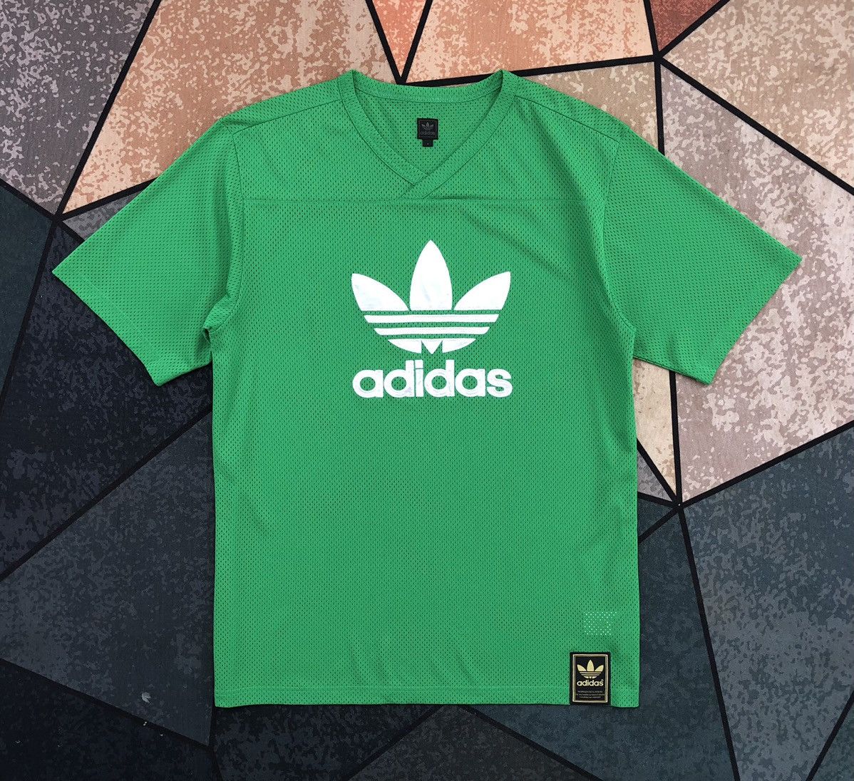 Adidas Vintage Adidas Big logo Basketball Jersey Shirt Size US L / EU 52-54 / 3 - 2 Thumbnail