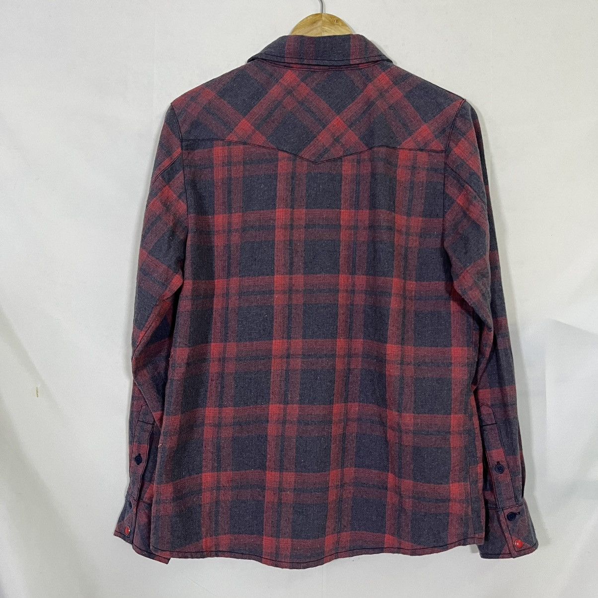 Native VINTAGE WESTERN WEAR PLAID FLANNEL NATIVE AMERICA SHIRT Size US M / EU 48-50 / 2 - 6 Thumbnail