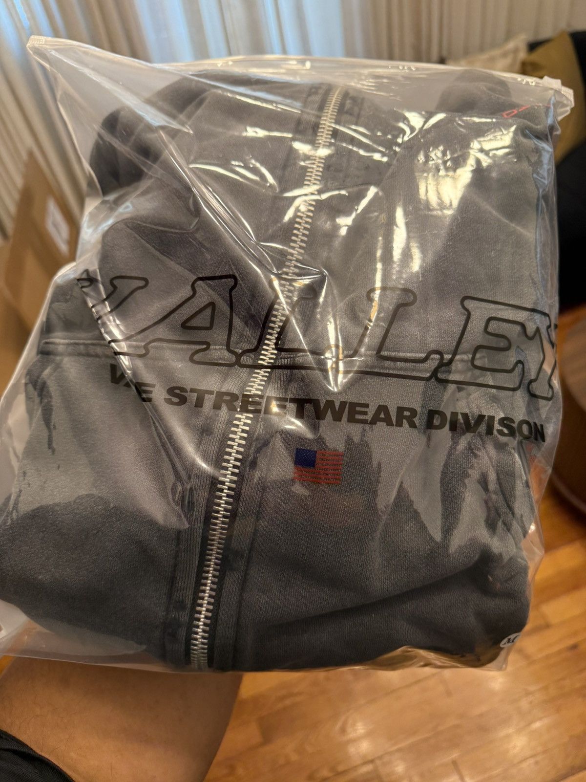 Vale Vale Staple Zip Sports Size Medium Size US M / EU 48-50 / 2 - 13 Thumbnail