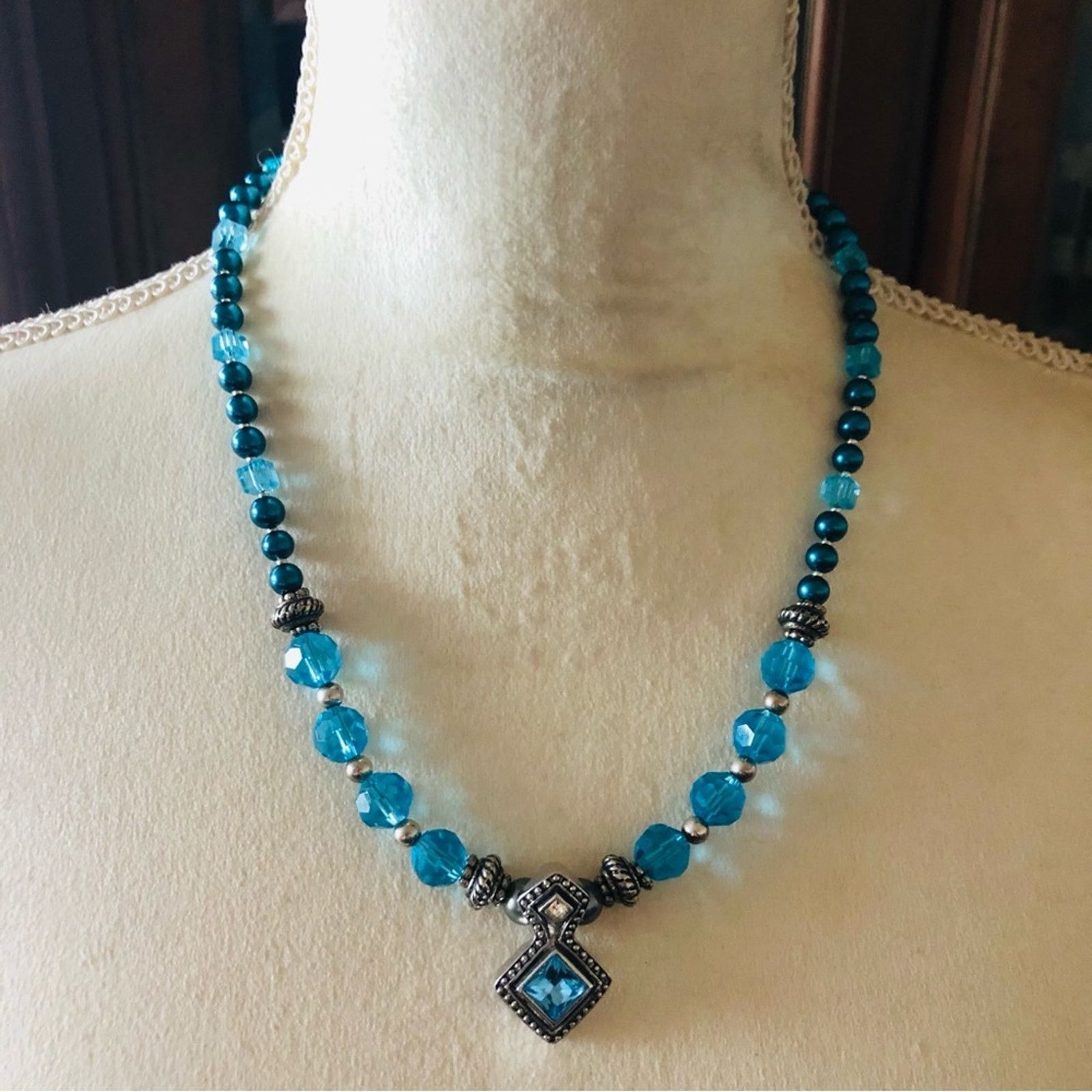 Handmade Handcrafted repurpose faceted blue crystal pendant necklace Size ONE SIZE - 3 Thumbnail
