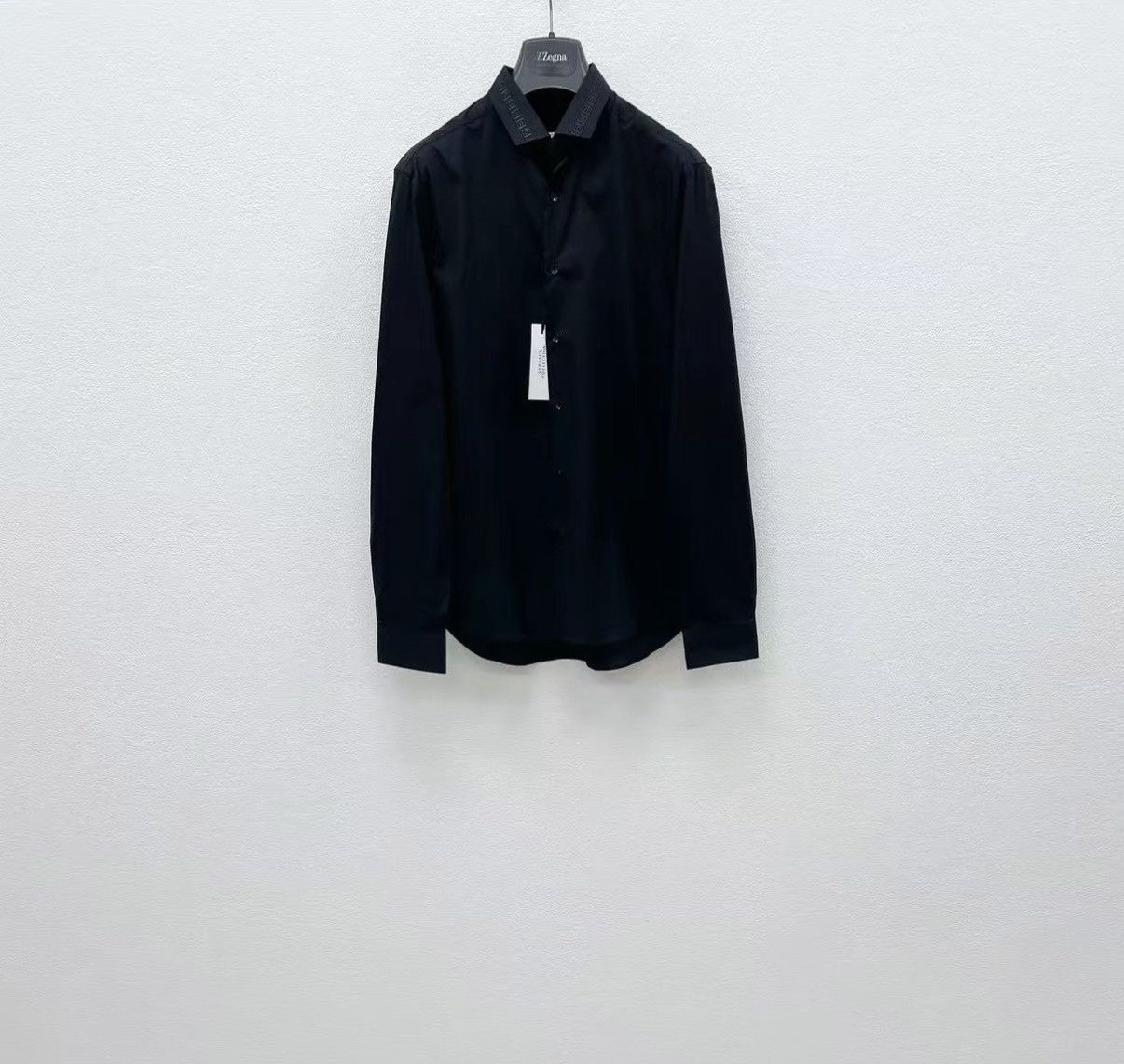 Versace VERSACE High Stretch Embroidered Long Sleeve Shirt J30 Size US S / EU 44-46 / 1 - 1 Thumbnail