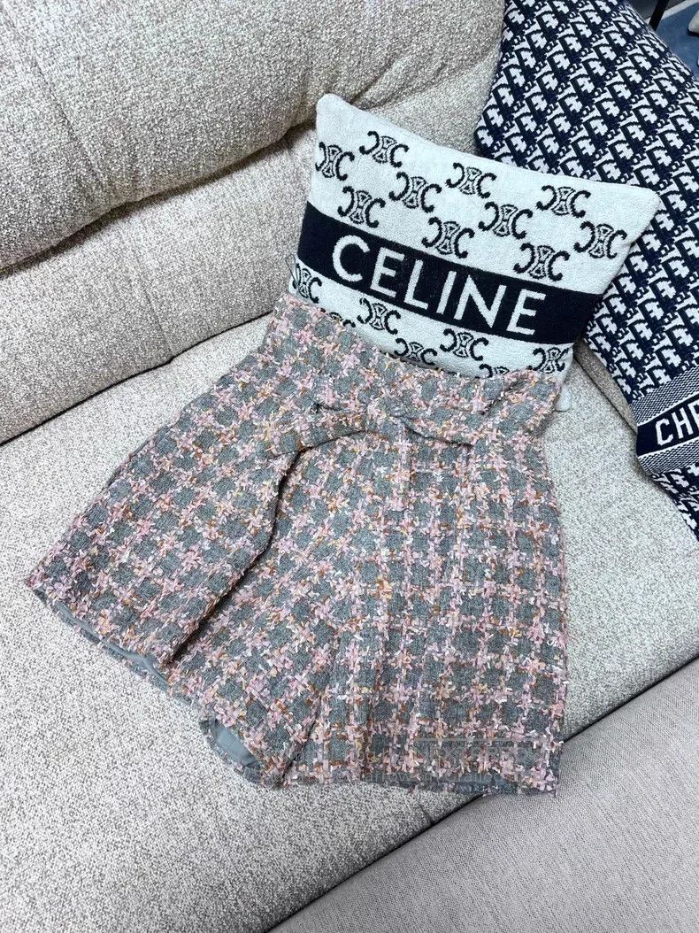 Chanel Chanel Tweed bow shorts Size 24" / US 00 / IT 34 - 3 Thumbnail