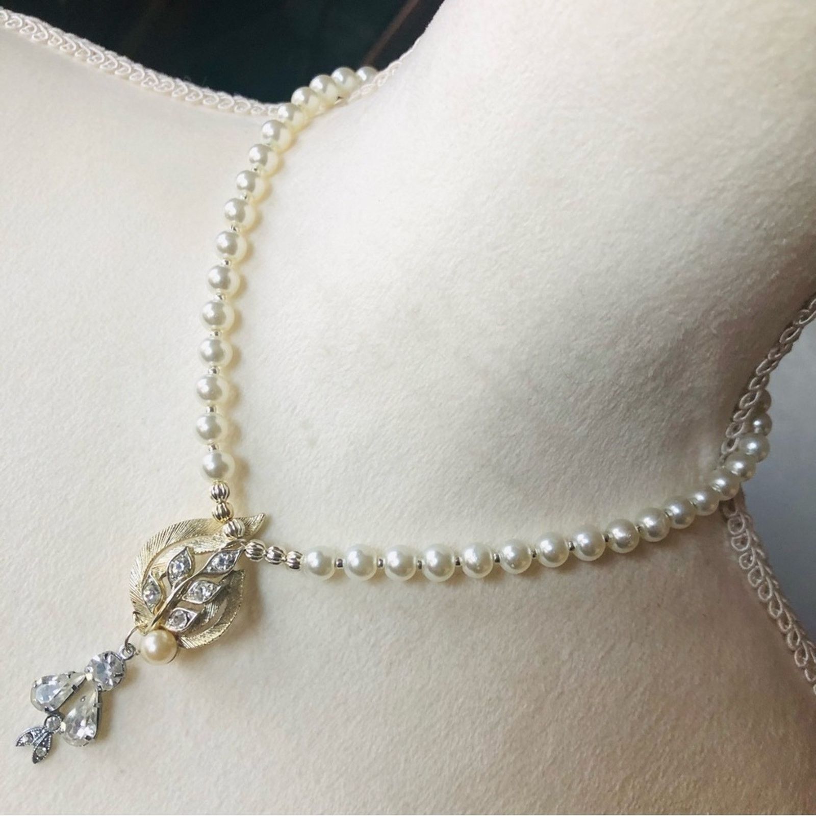 Handmade Handcrafted repurpose classy elegant pendant pearl necklace Size ONE SIZE - 1 Thumbnail