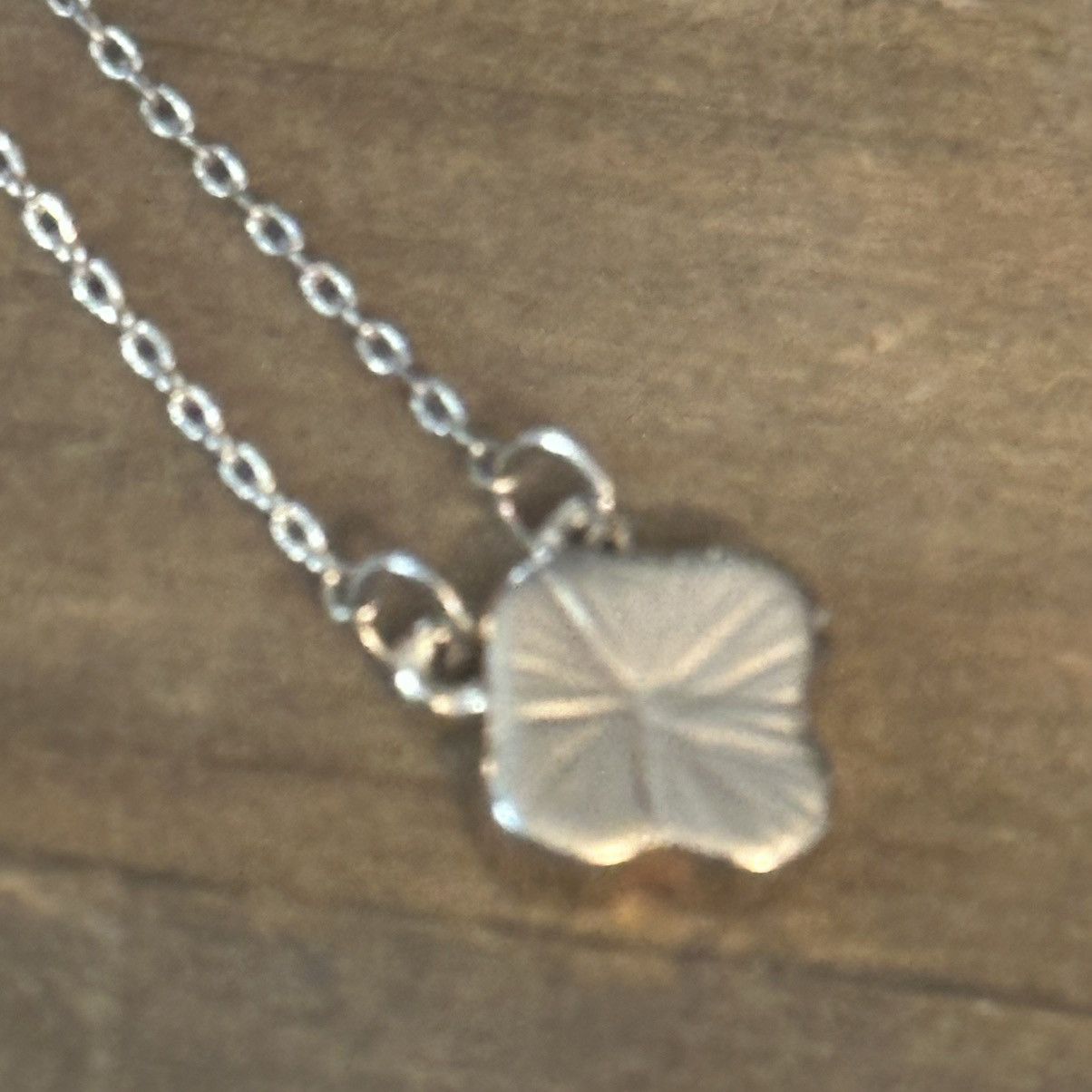 Other Gold tone carved Malachite clover necklace Size ONE SIZE - 4 Thumbnail