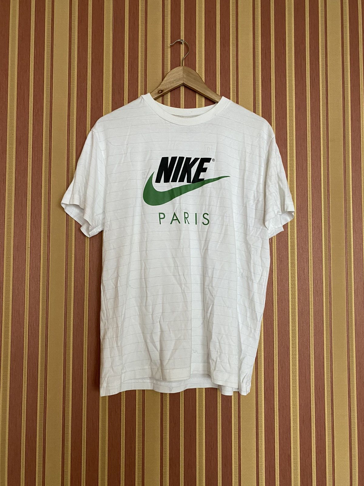 Vintage Nike Paris Vintage t shirt monogram big logo Size US L / EU 52-54 / 3 - 1 Thumbnail