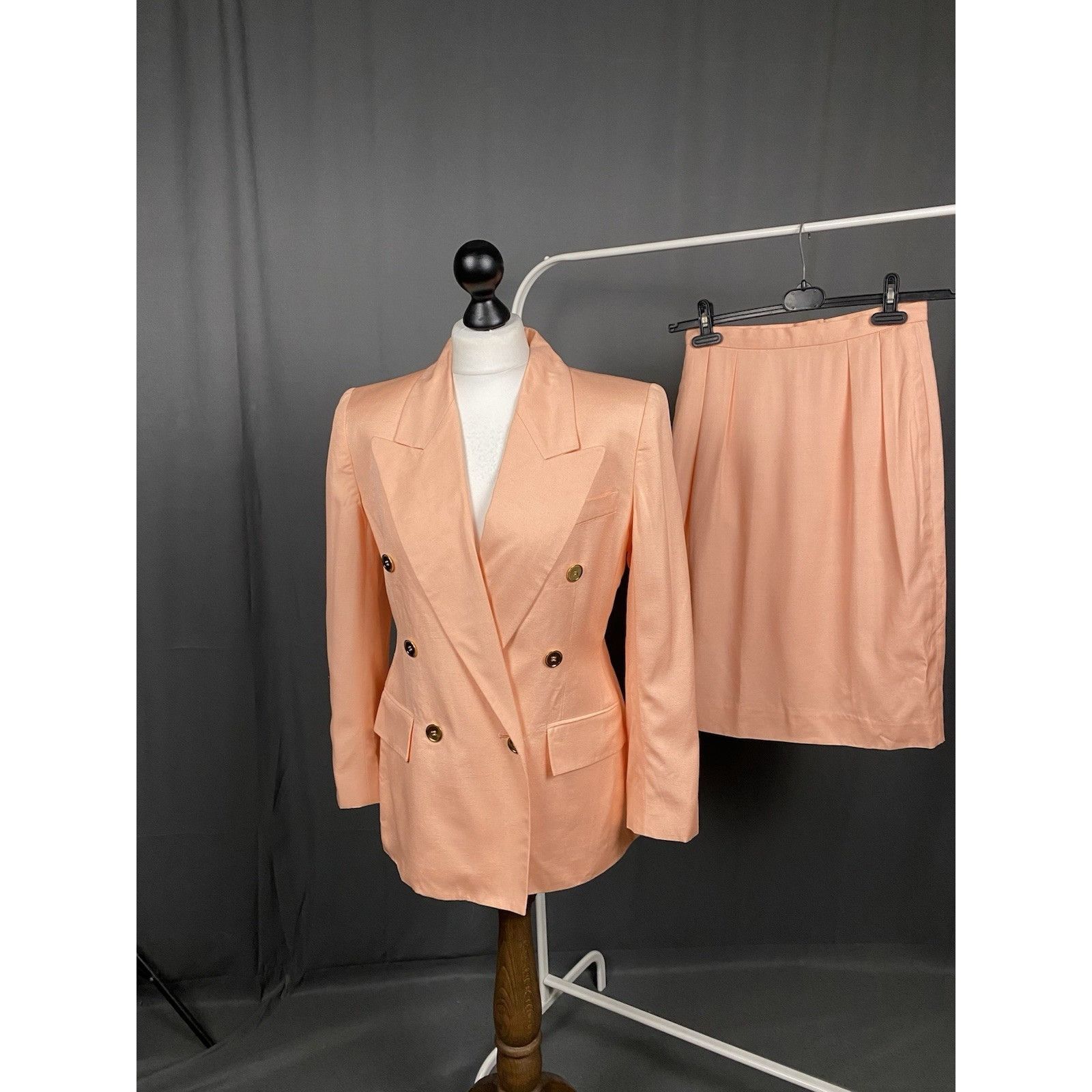 Dior Christian Dior Women's Pink 2 Piece Double Breasted Skirt S Size M / US 6-8 / IT 42-44 - 2 Thumbnail