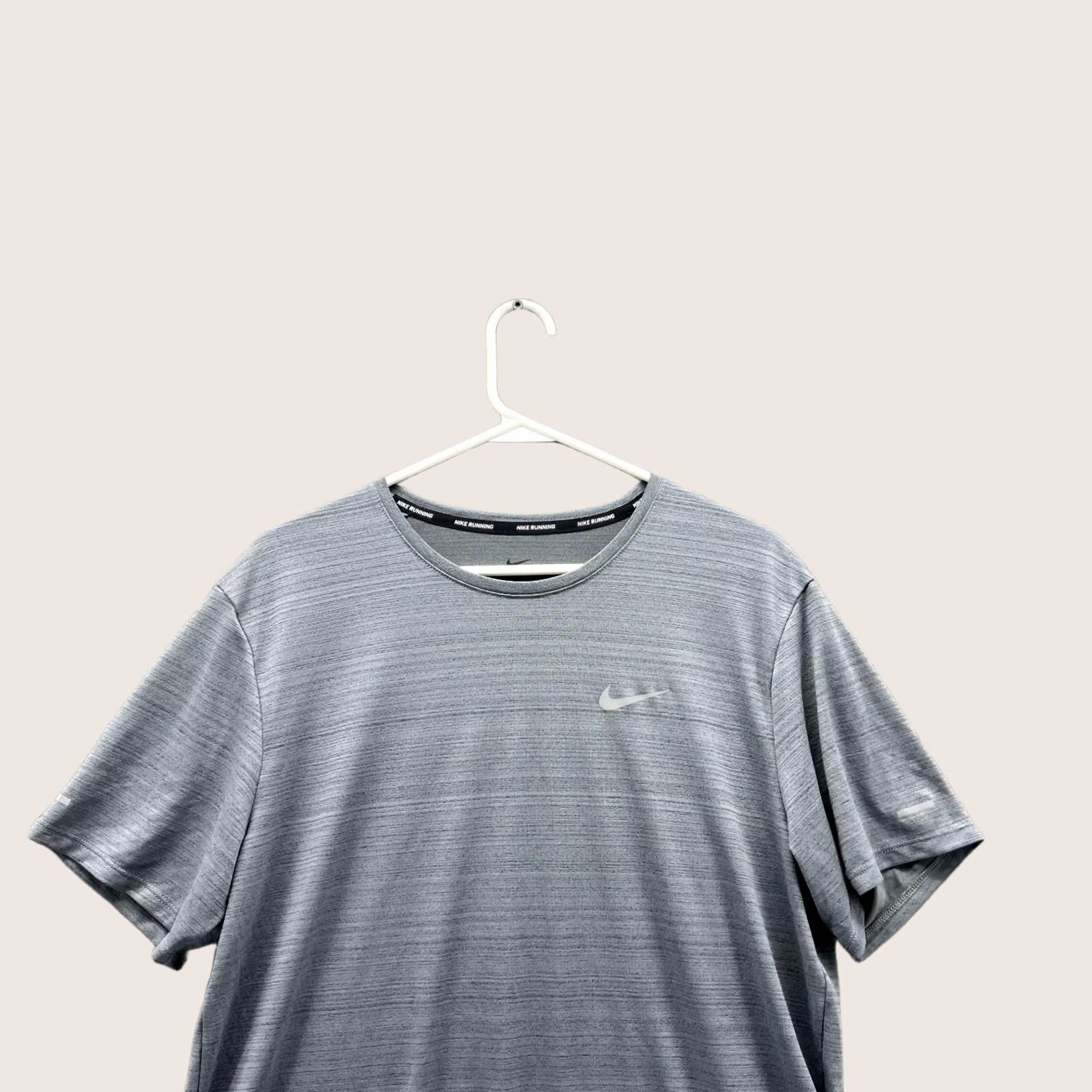 Nike Nike Shirts Men Medium Adult Gray Dri-Fit Polyester Running Swoosh Logo Short Sleeve Crew Neck T-Shirt Mens Size US M / EU 48-50 / 2 - 1 Thumbnail