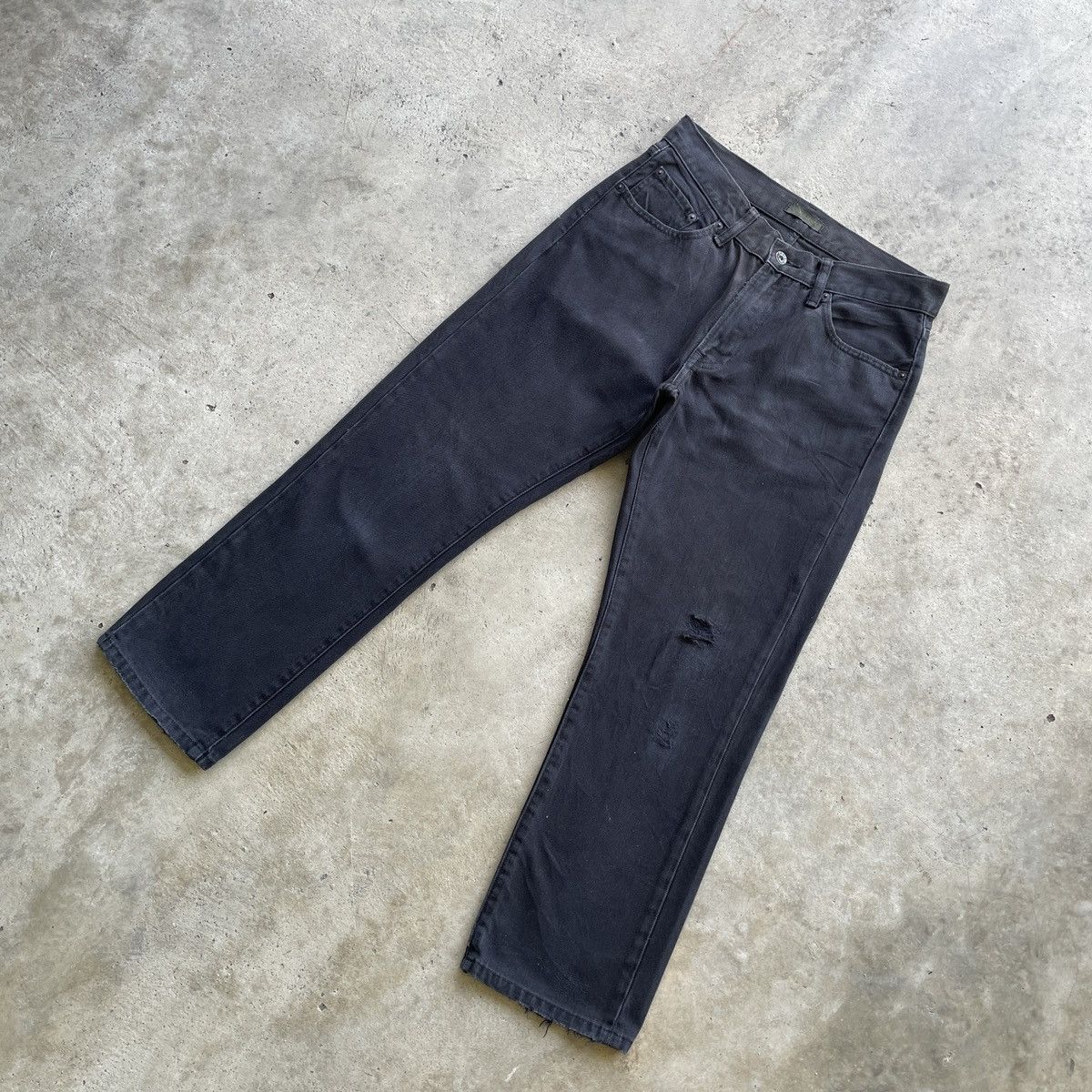 Japanese Brand Vintage Japan Jeans Black Faded Distressed Denim Pants W30 Size US 30 / EU 46 - 2 Thumbnail