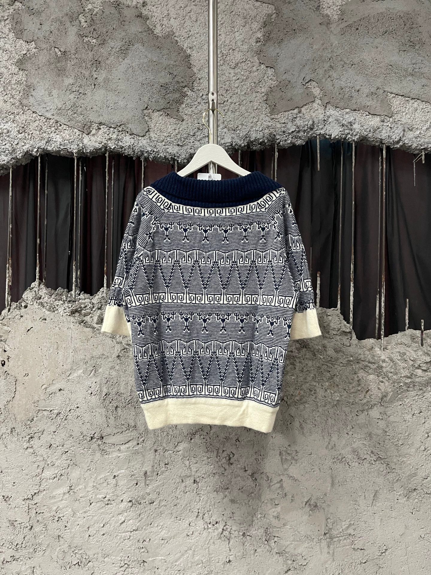 Chanel Chanel knit short-sleeve 34 99 new Size XS / US 0-2 / IT 36-38 - 2 Thumbnail