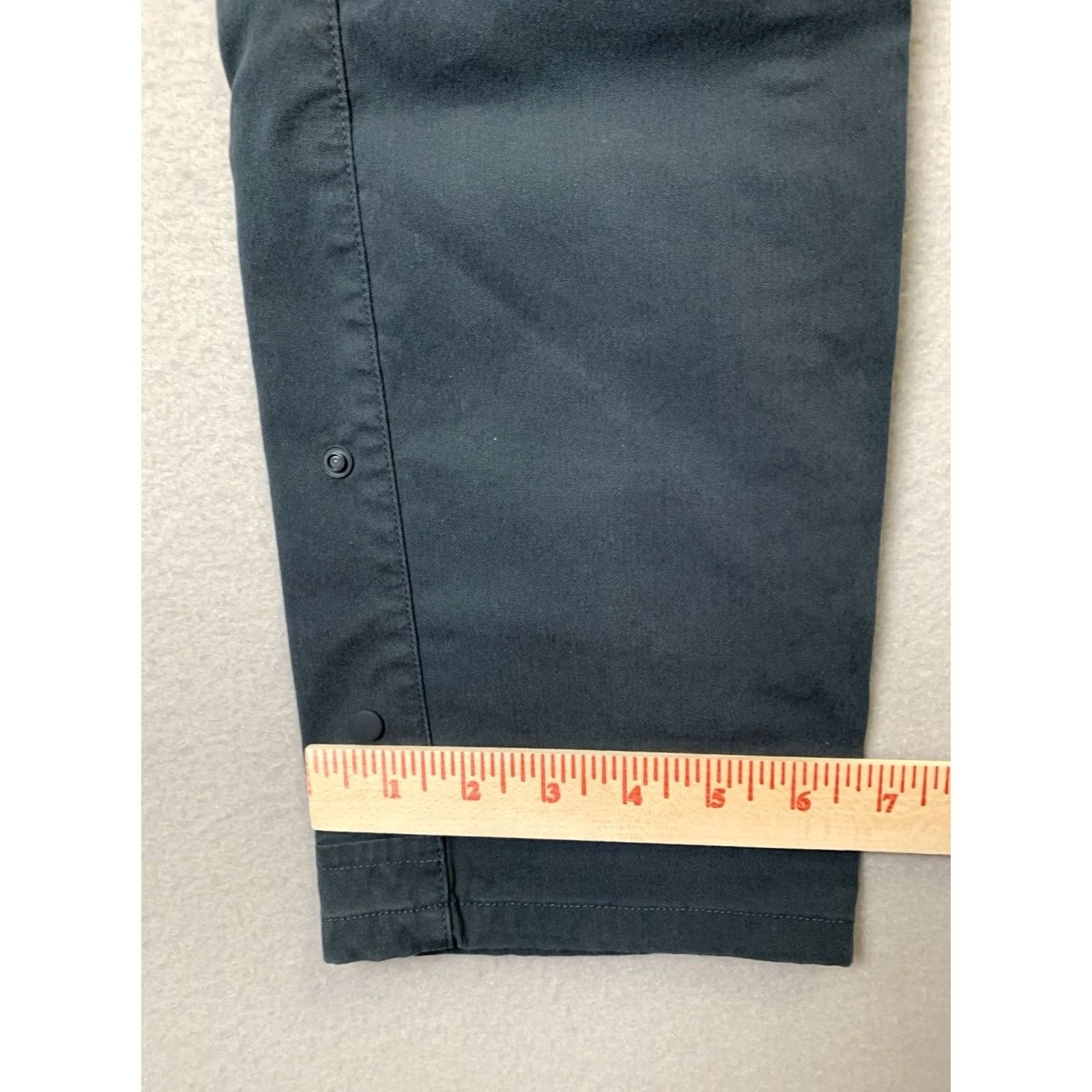 Mountain Hardwear Mountain Hardwear AP Pant Men 28x32 Black Outdoor Hiking Nylon Blend Roll Cuff Chino Straight Regular Pockets Reflective Breathable Logo Zipper Button Size US 28 / EU 44 - 6 Thumbnail