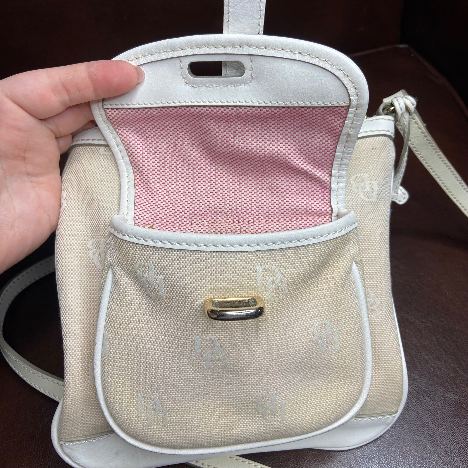 Dooney & Bourke Dooney & Bourke Beige Letter Carrier Crossbody Size ONE SIZE - 9 Thumbnail